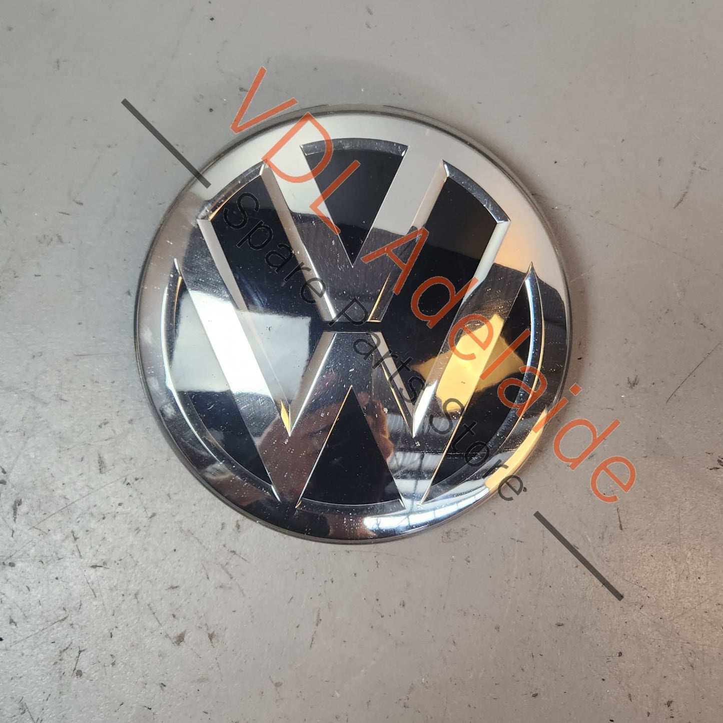 3G0853601A    Genuine VW Golf MK7.5 Front Grille Badge Embelem 3G0853601A JZA