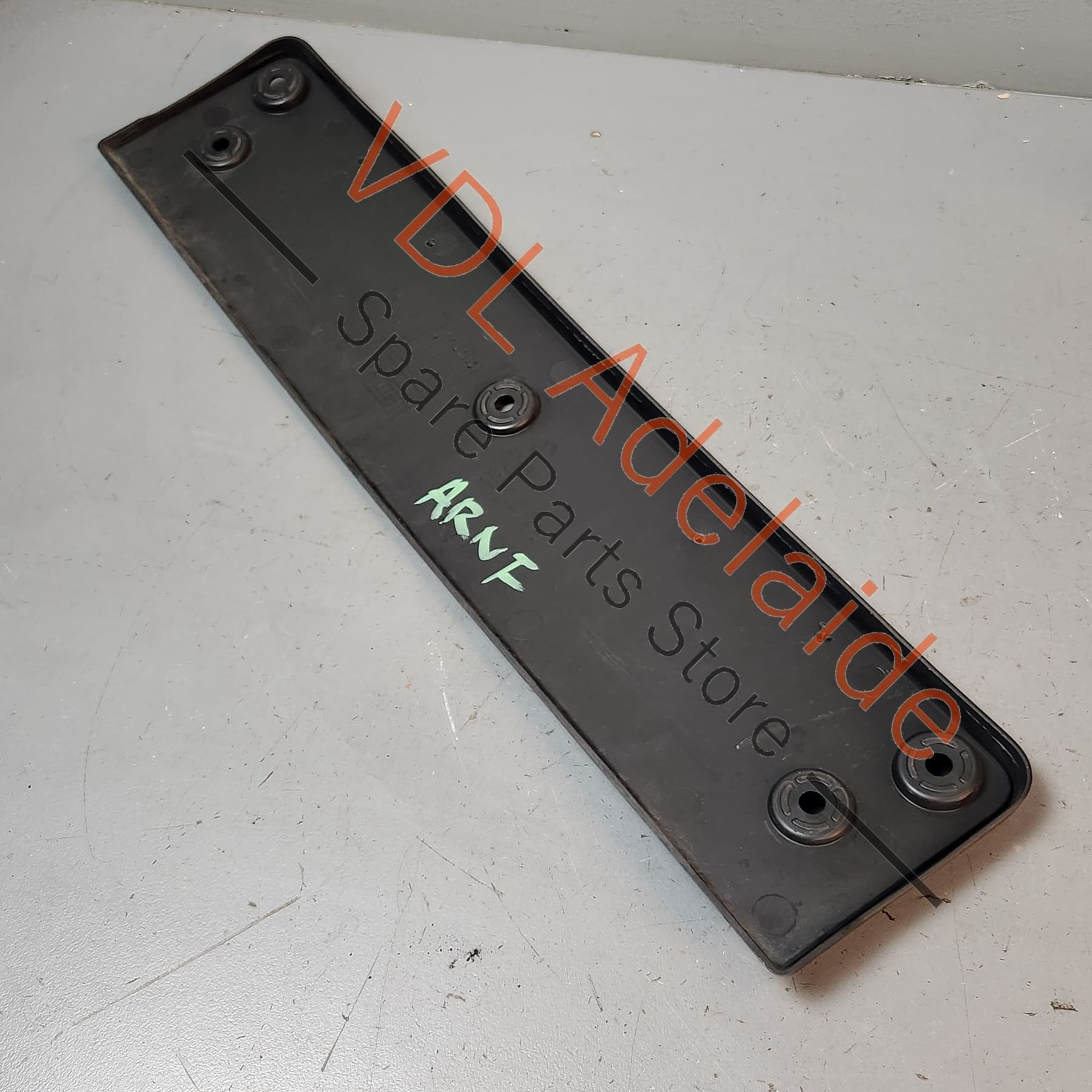 5G0807287AA    VW Golf MK7 7.5 Front Bumper Licence Plate Holder Bracket 5G0807287AA