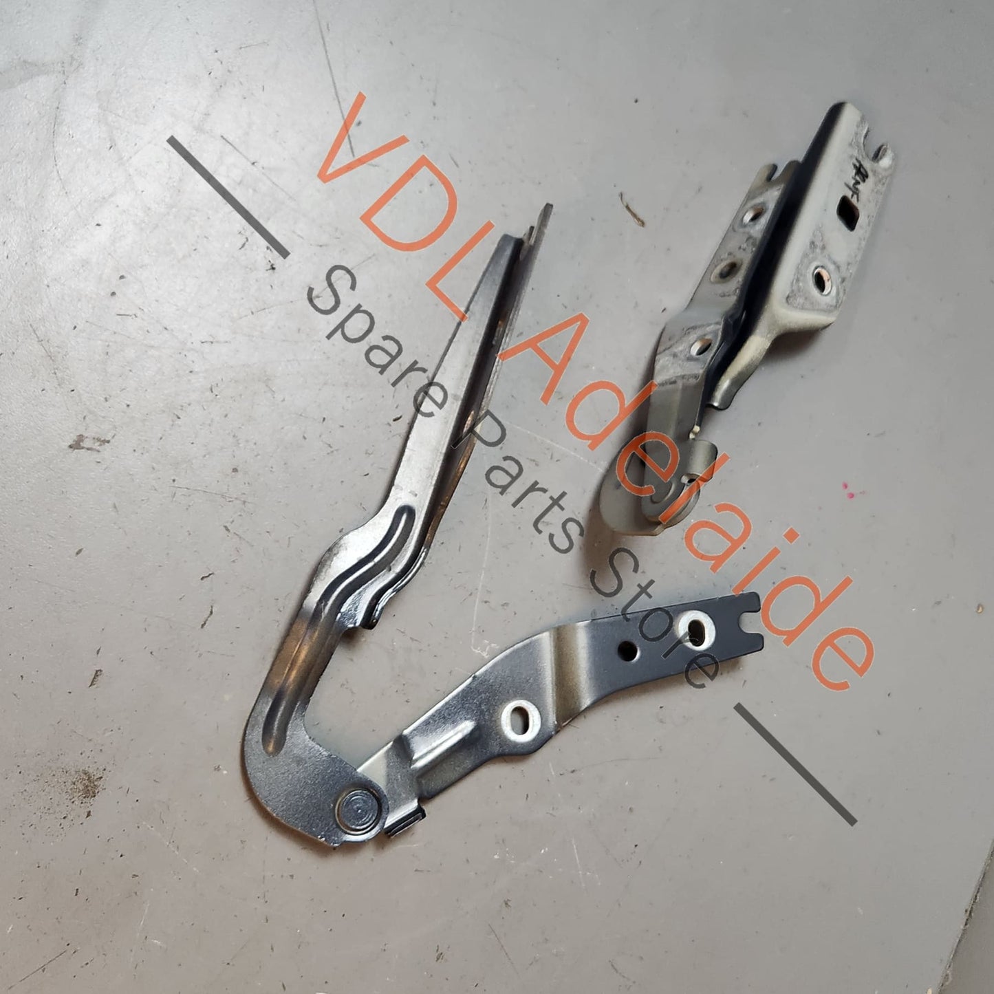 5G0823301B 5G0823302B   VW Golf MK7 Bonnet Hinge Set Pair 5G0823301B 5G0823302B