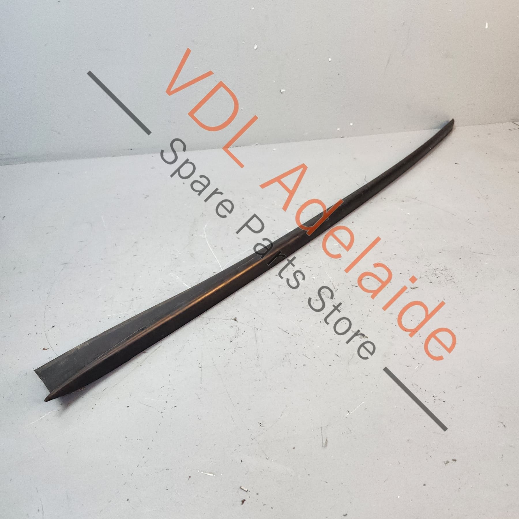 5G0854327B    VW Golf MK7 Left Windscreen Edge Strip Trim Air Guide 5G0854327B