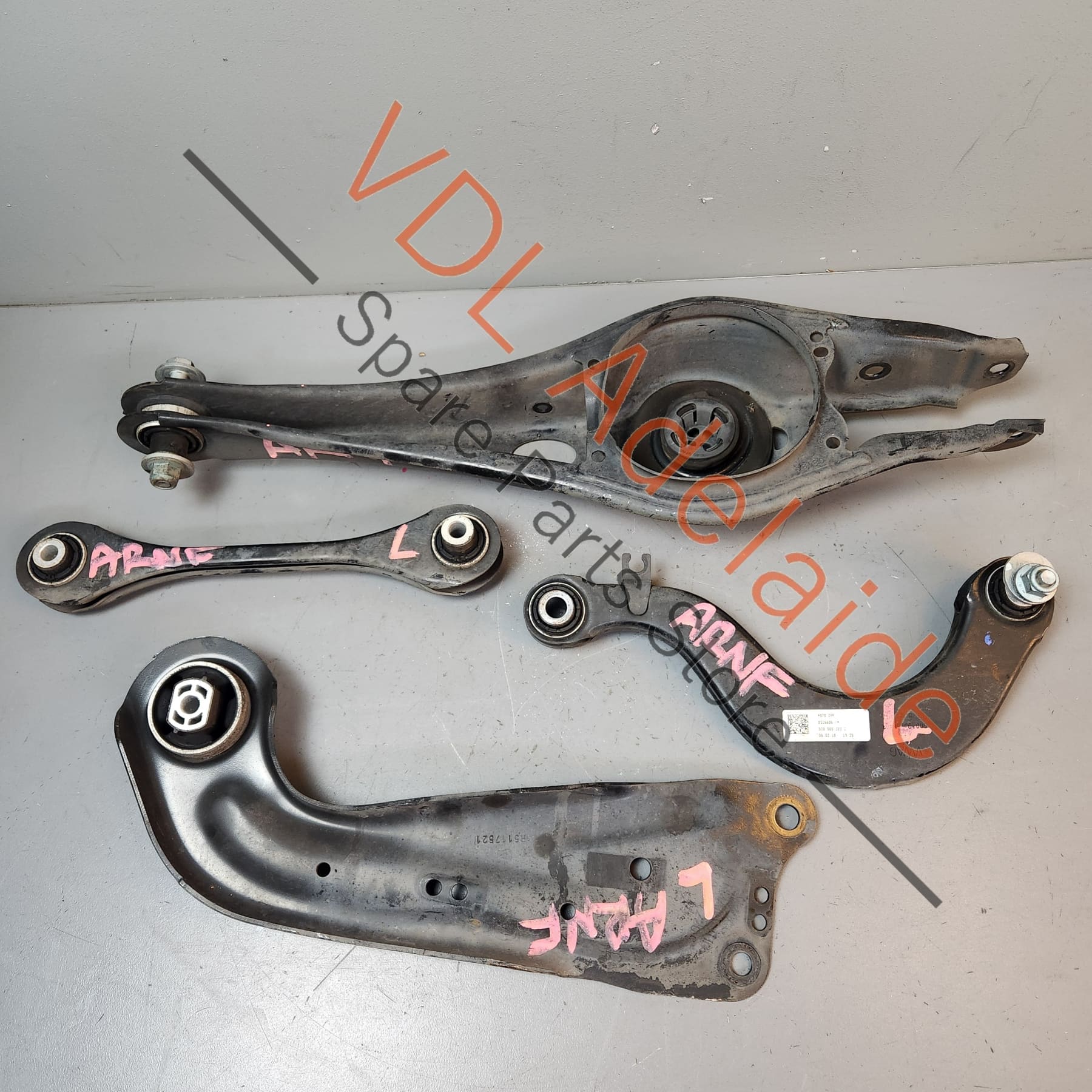 5Q0505311D 5Q0505323D 5Q0505223D  VW Golf MK7 Left side set Rear Suspension Control Arms Wishbone 5Q0505311D 5Q0505323D 5Q0505223D