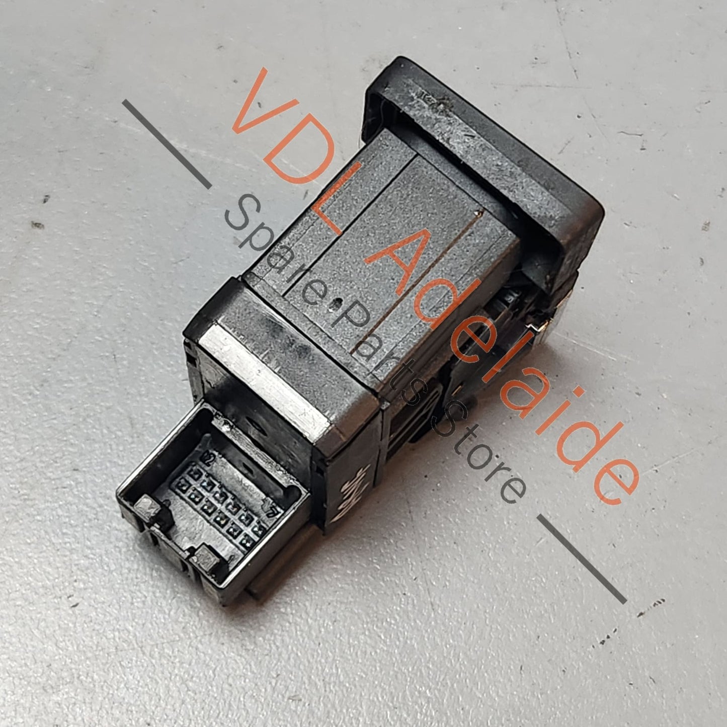 5G0927225DWZU    VW Golf MK7 7.5 EPB Electric Park Brake Switch for RHD 5G0927225D