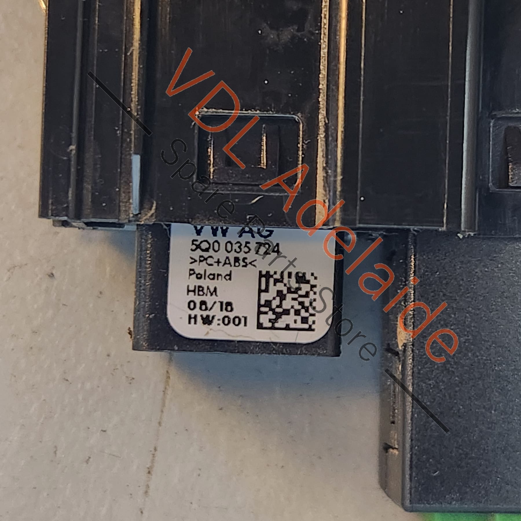 5Q0035724 5G0035222E   Audi VW Aux and USB In Socket 5G0035222E 5Q0035724