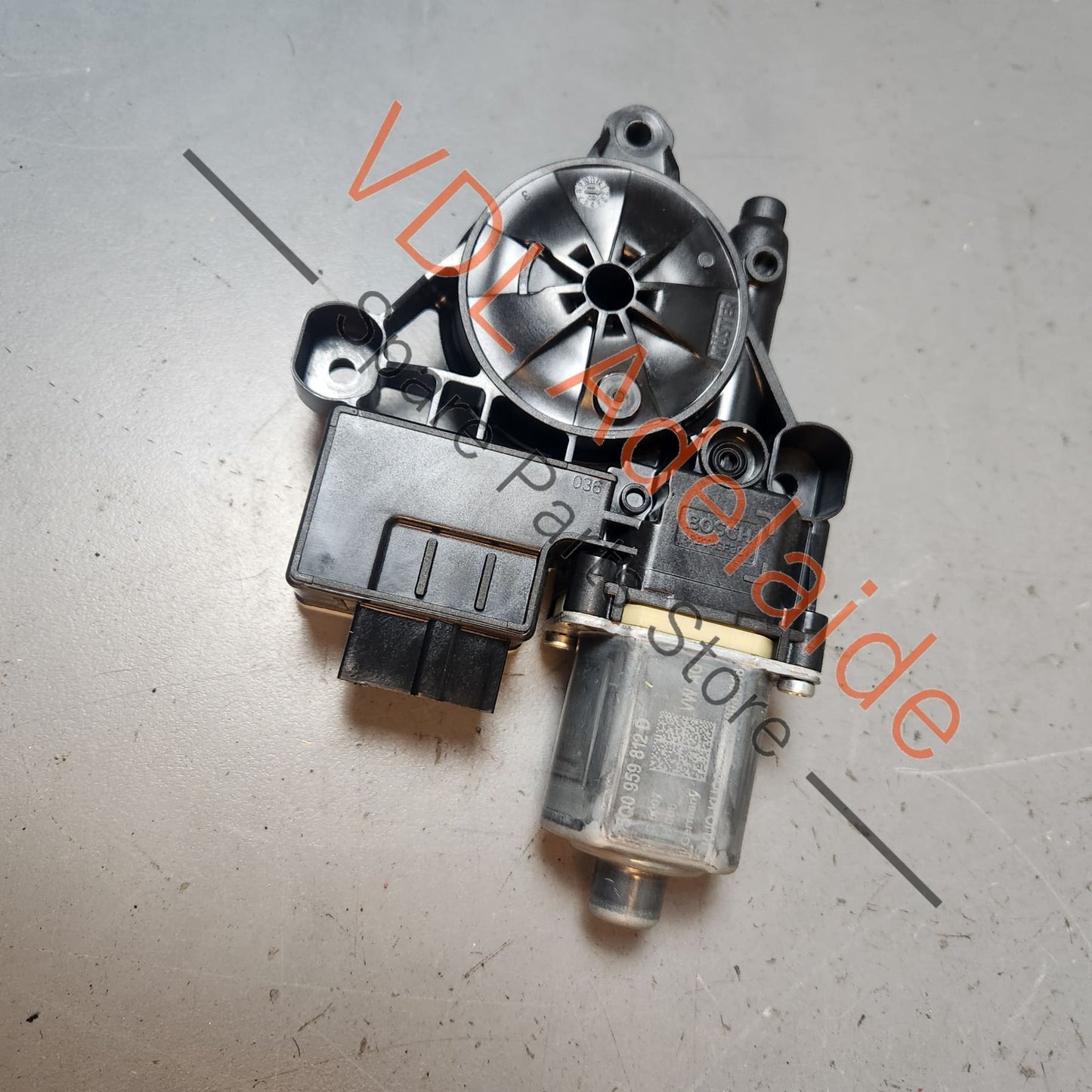 5Q0959812D 5Q0959408 130822694  VW Golf MK7 Rear Right Window Regulator Motor 5Q0959408 5Q0959812D 0130822694