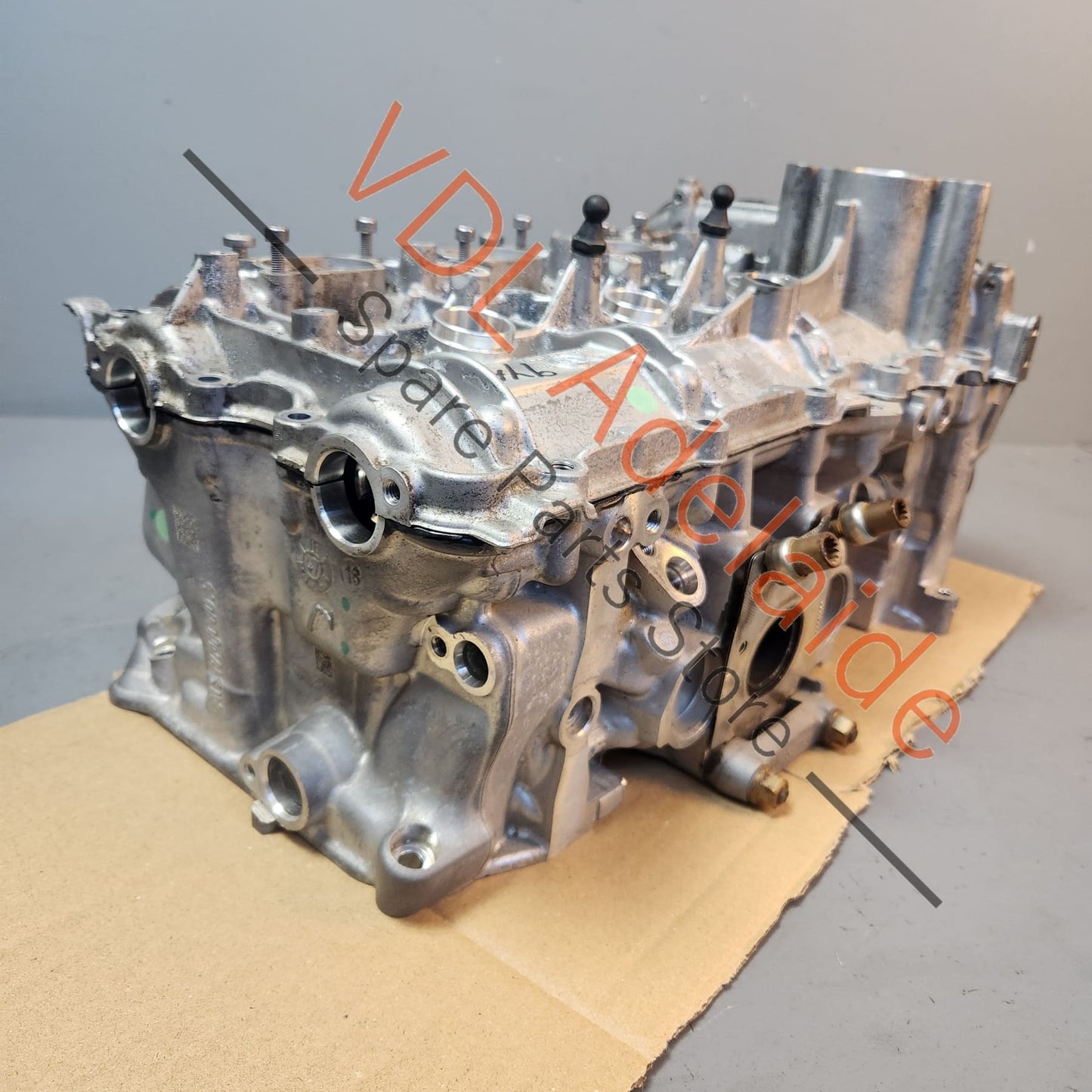 PAC103062A 9A710306210 9A710900310 9A710910200 Porsche 324kw DCAB DCA Engine Cylinder Head Cyl 1-3 Right Complete With Camshafts and Valves