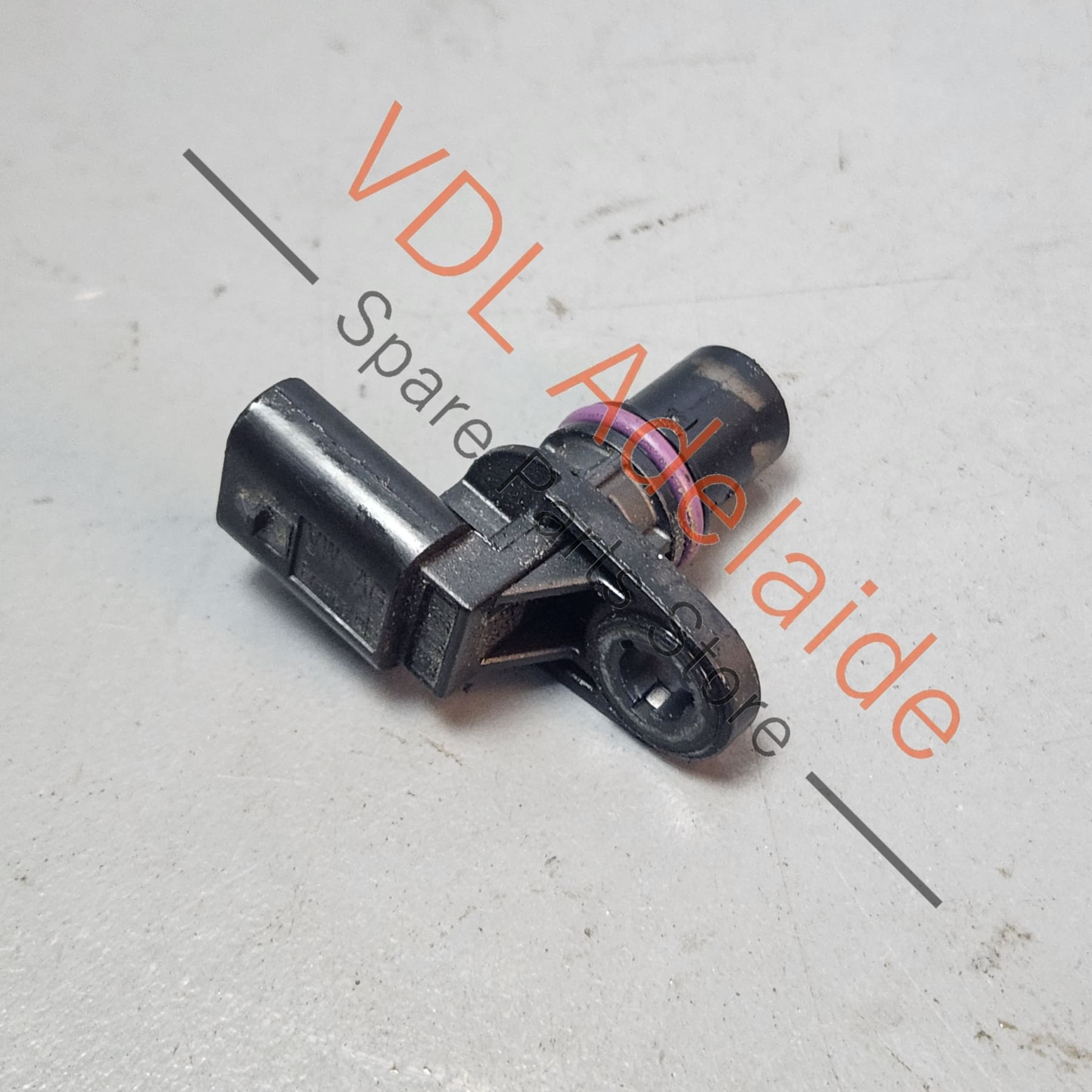 06M907601D    Porsche Audi Volkswagen Camshaft Position Sensor Impulse Sender 06M907601D