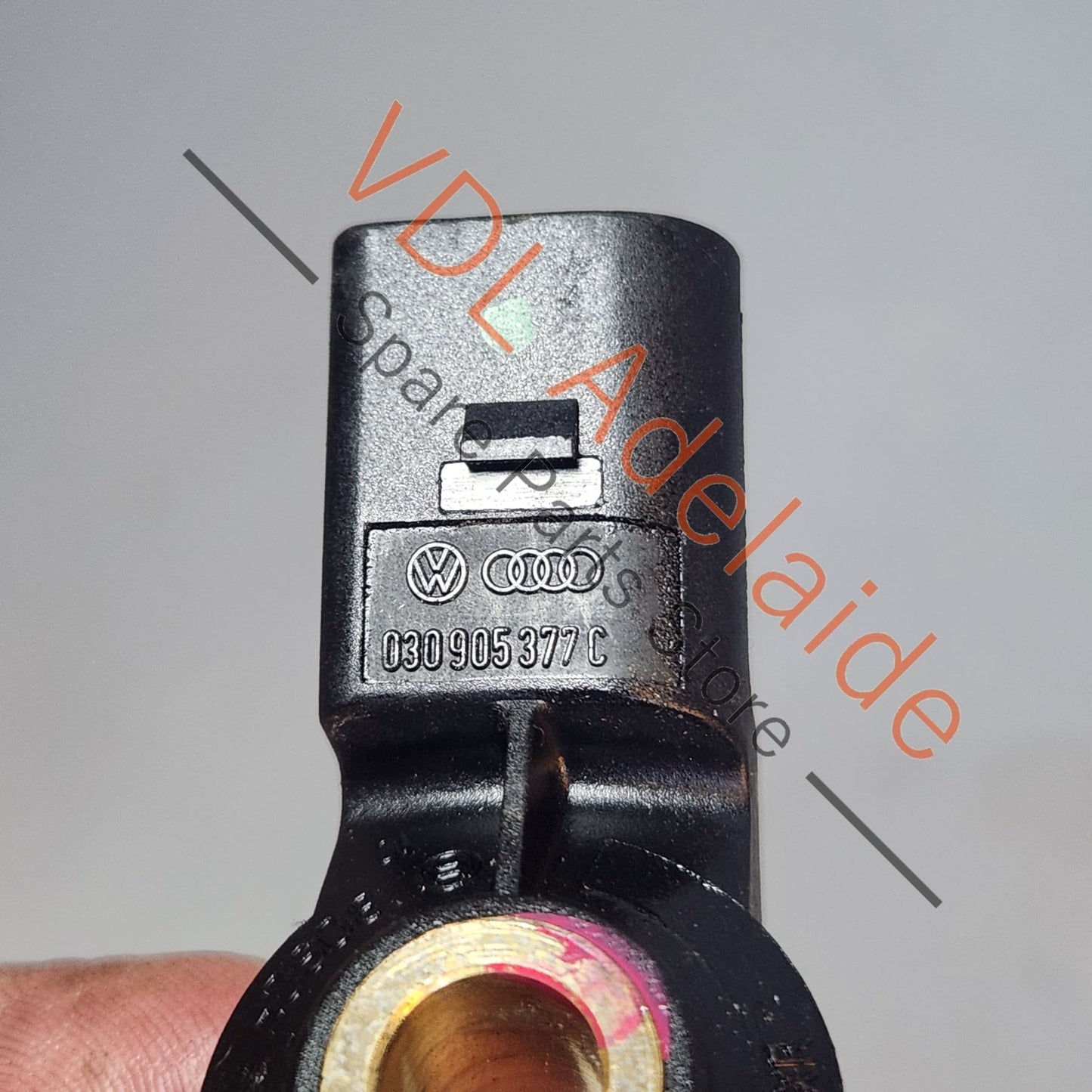 030905377C    Genuine Porsche Audi Volkswagen BOSCH Ignition Knock (Detonation) Sensor 030905377C