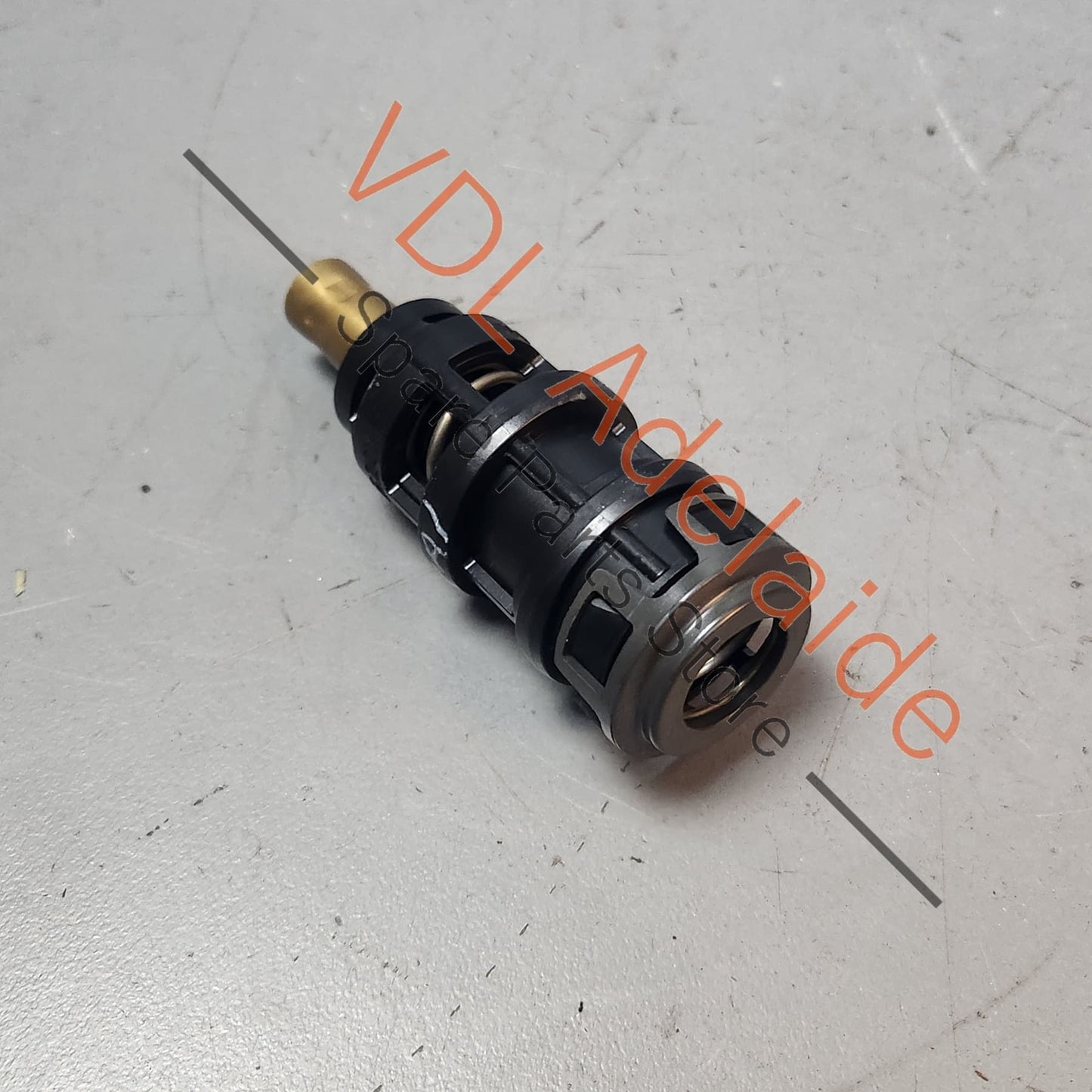 06M115201F 9A711520100   Porsche 2.9 3.0 Engine Oil Thermostat 9A711520100 06M115201F