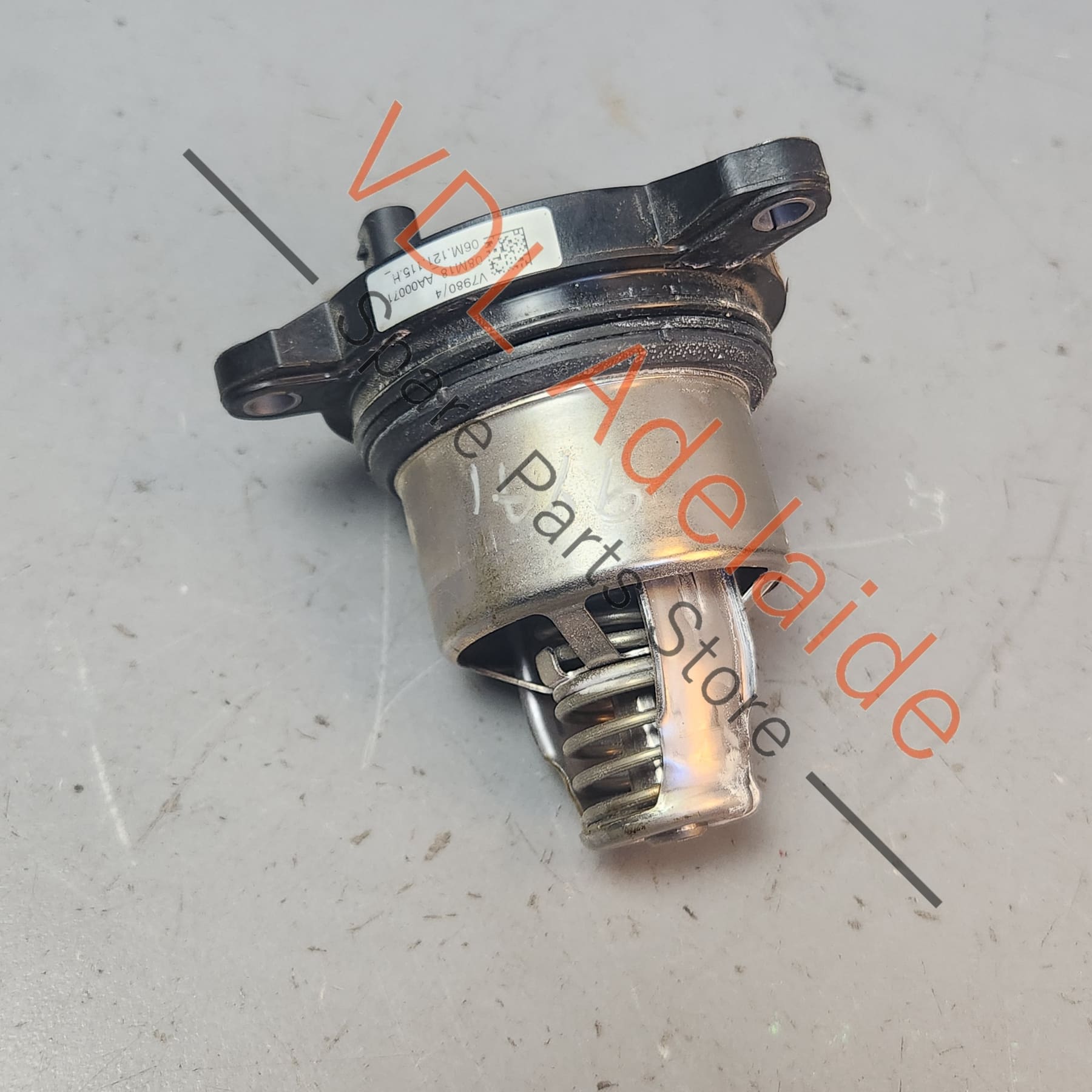 PAB121115B 06M121115H   Genuine Audi Porsche VW Thermostat PAB121115B