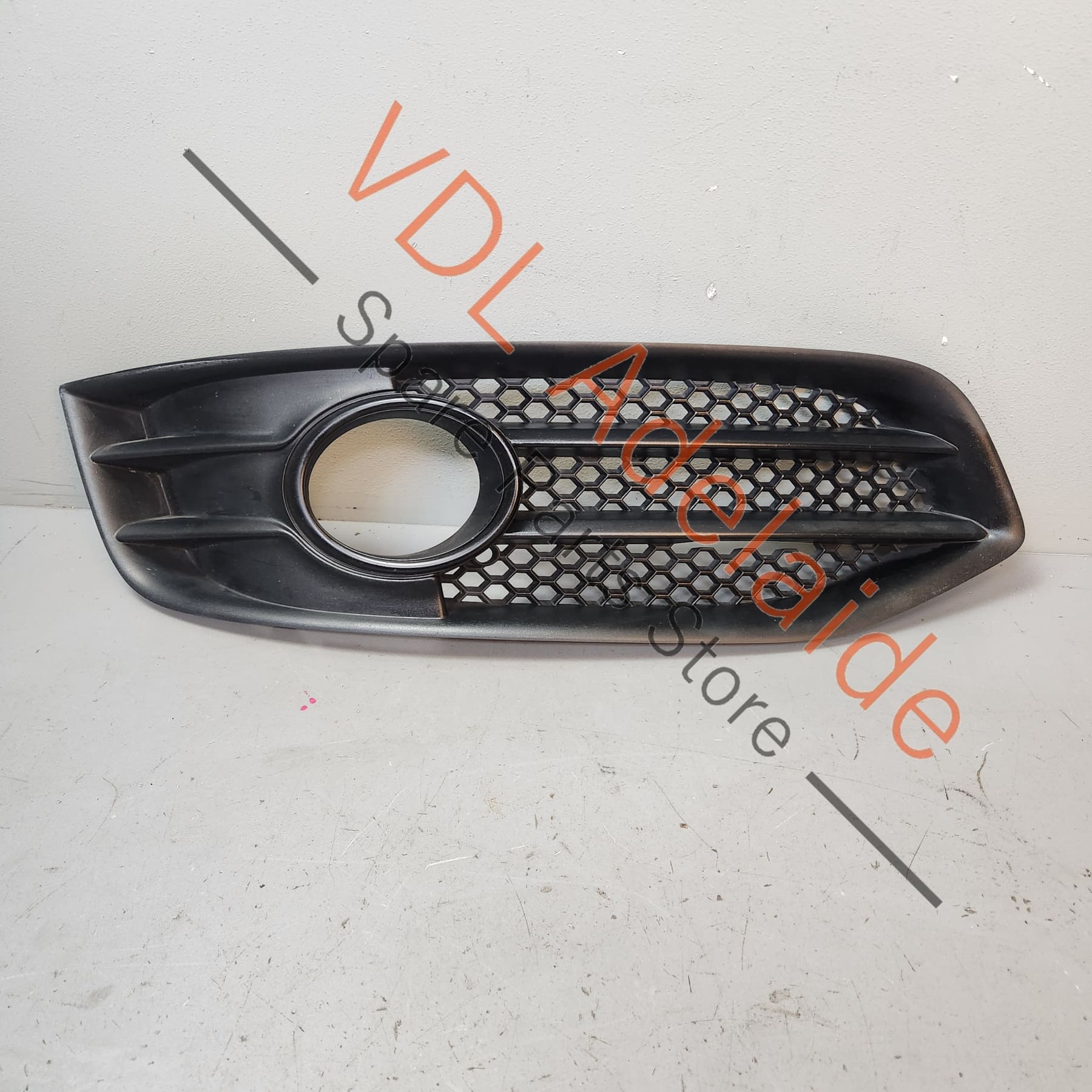 8P0807682GZDE    Audi S3 8P Right Side Bumper Grille Trim 8P0807682G ZDE Satin black