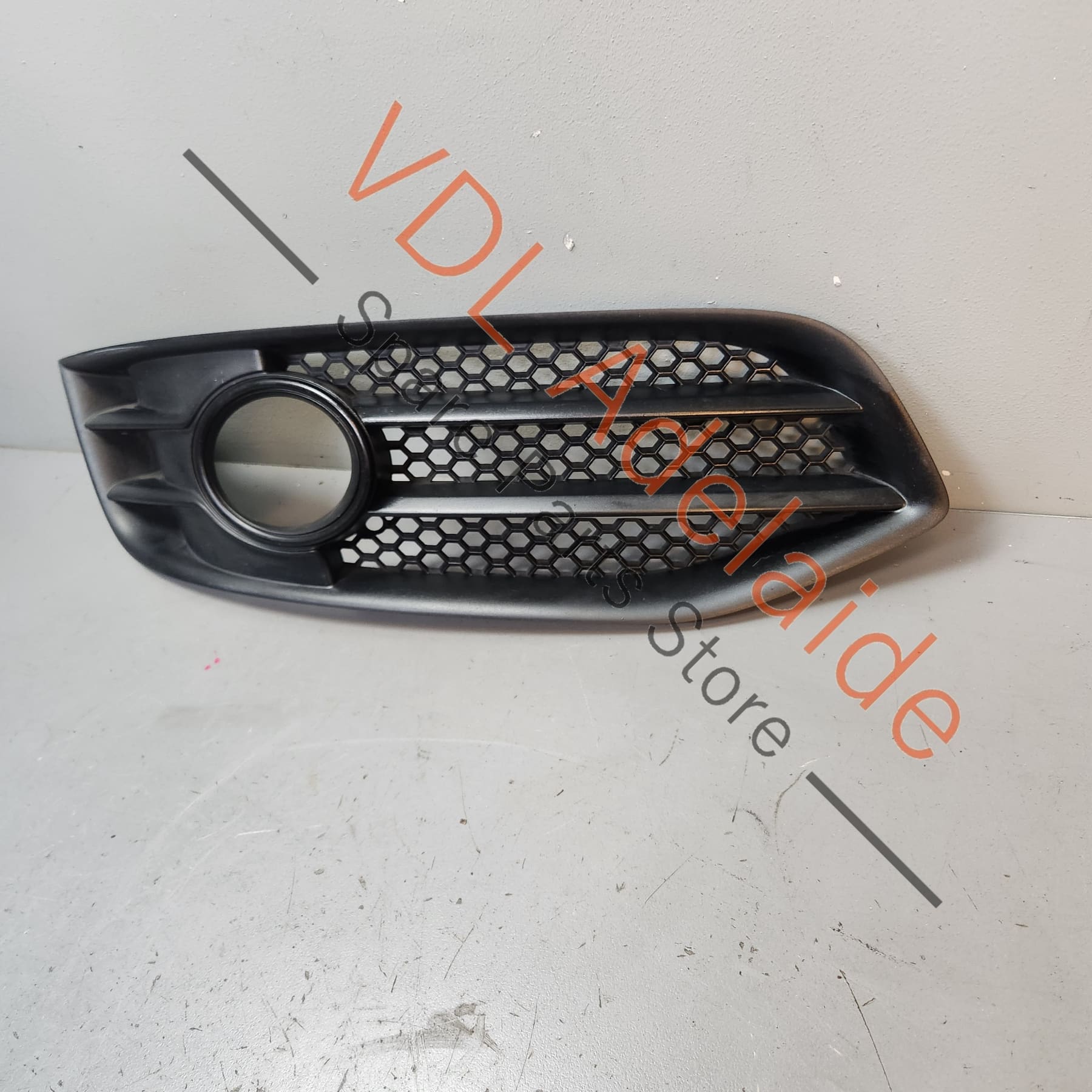 8P0807682GZDE    Audi S3 8P Right Side Bumper Grille Trim 8P0807682G ZDE Satin black