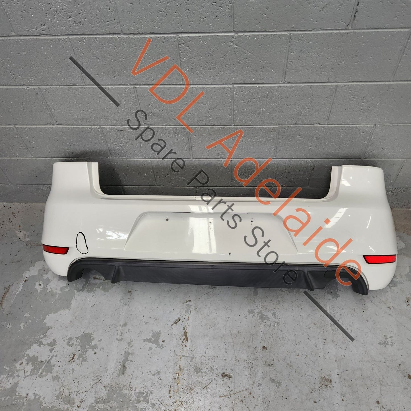 5K6807417GGRU 5K6807521H9B9   VW Golf MK6 Gti Rear Bumper Complete With Diffuser Assembly Candy White B4B4 LB9A