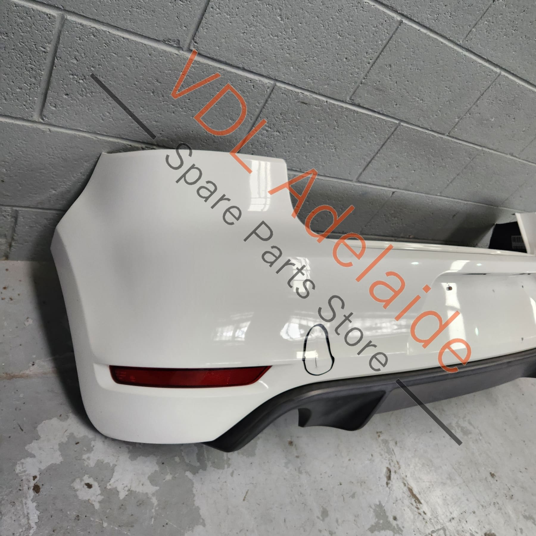 5K6807417GGRU 5K6807521H9B9   VW Golf MK6 Gti Rear Bumper Complete With Diffuser Assembly Candy White B4B4 LB9A