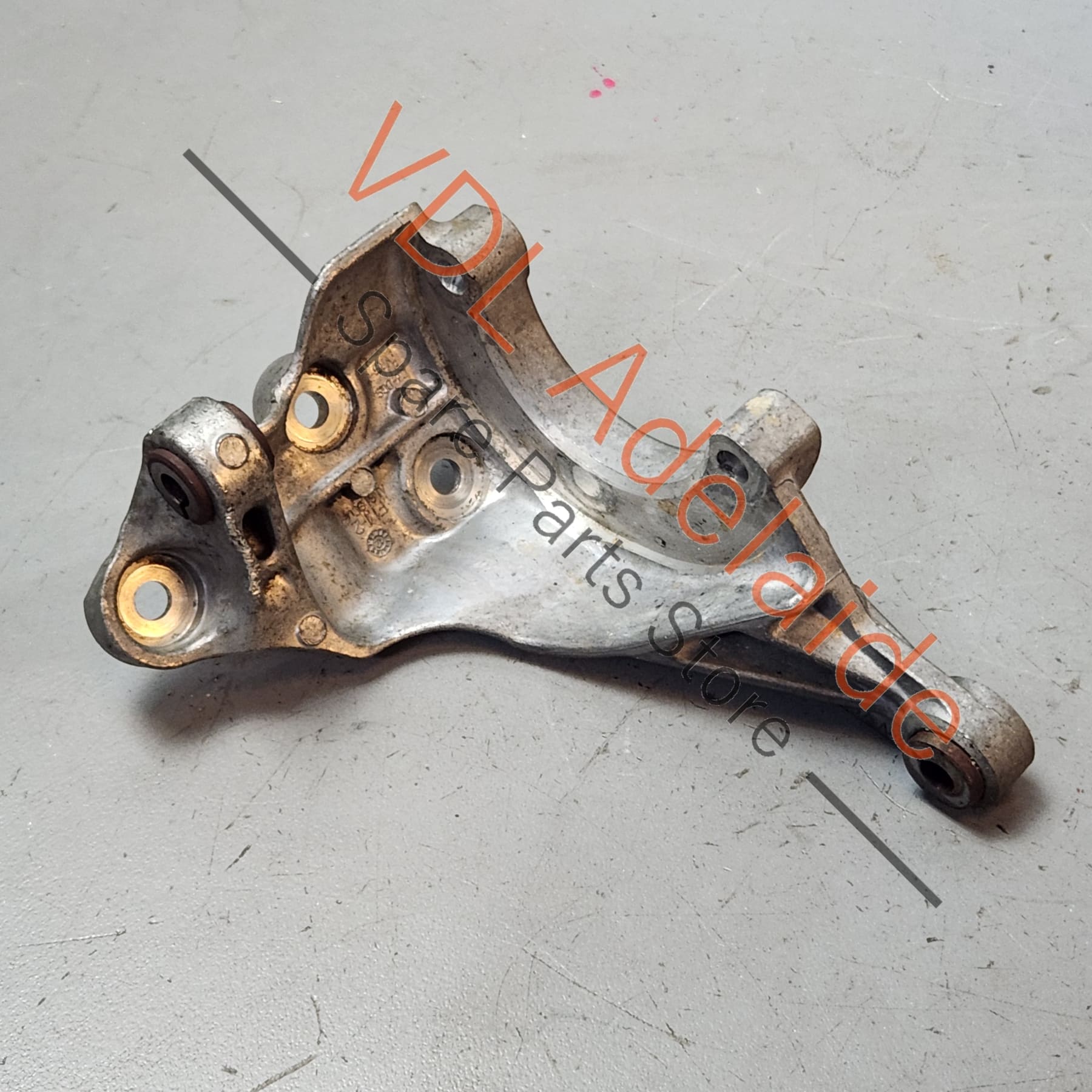 Engine Accessory Bracket Vw VW Audi V6 Tdi 3.0 Alloy Engine Bracket for Power Steering Vane Pump 0 ...