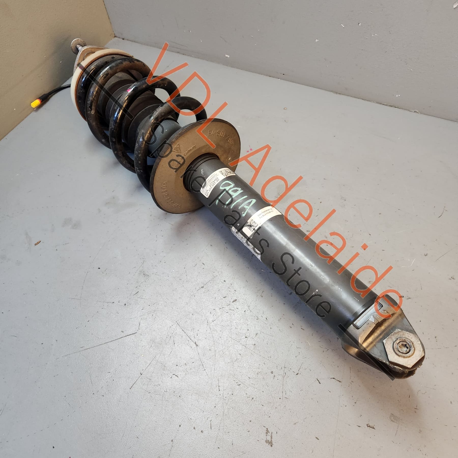 99133305319 99133305327 99133305740  Porsche 911 Rear Active Sport Suspension Shock Absorber Strut 99133305319 99133305327 99133305740