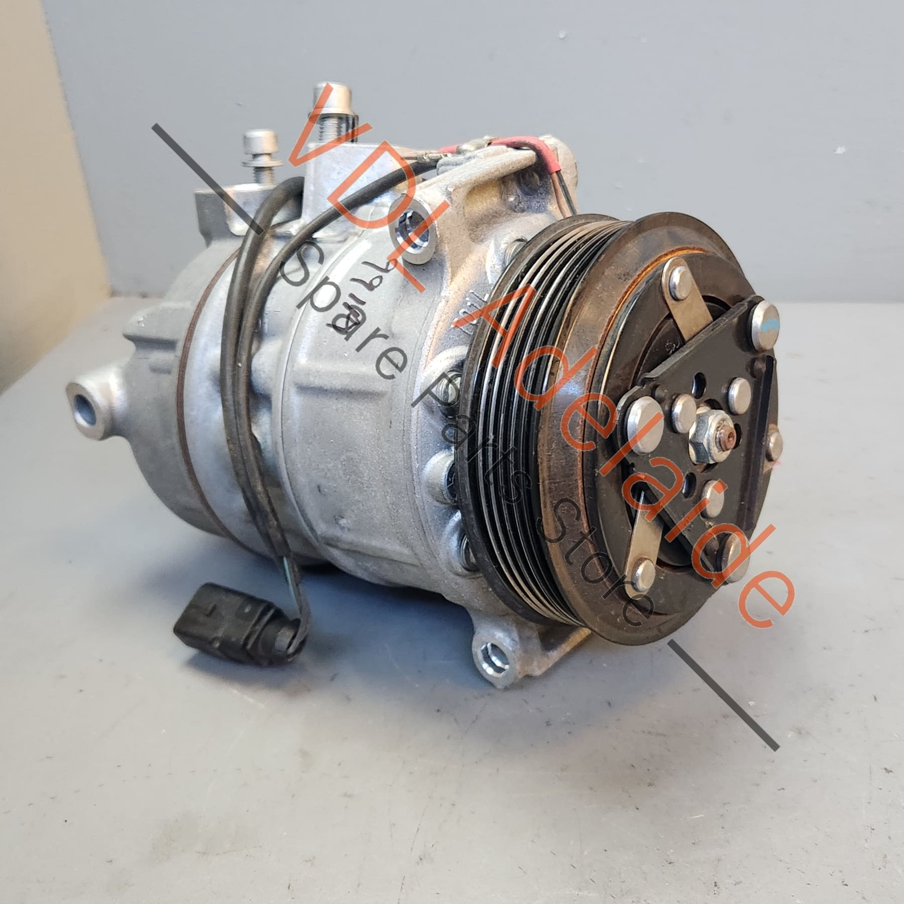 9P1820803B    Genuine Porsche 911 Boxster Cayman AC Compressor 9P1820803B