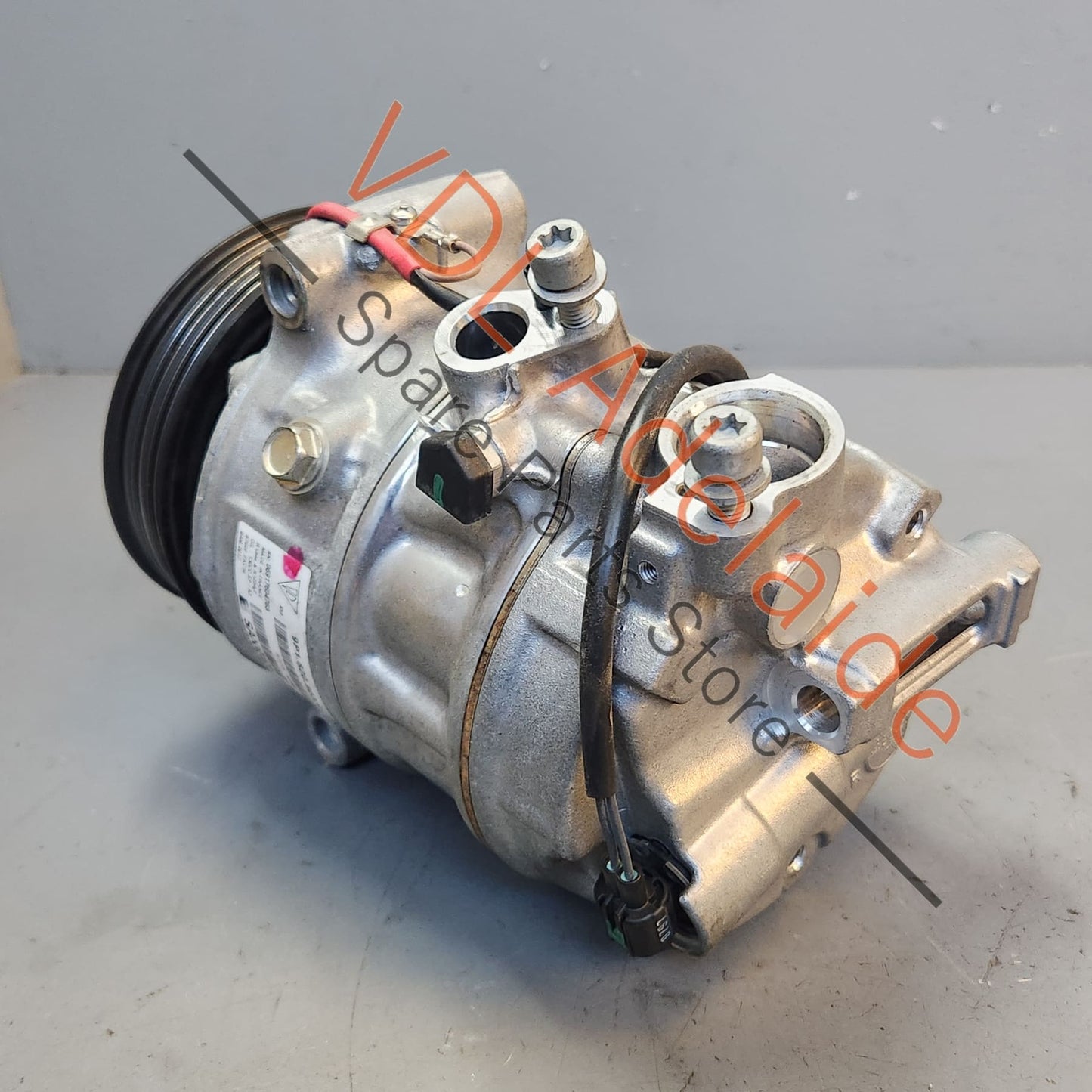 9P1820803B    Genuine Porsche 911 Boxster Cayman AC Compressor 9P1820803B