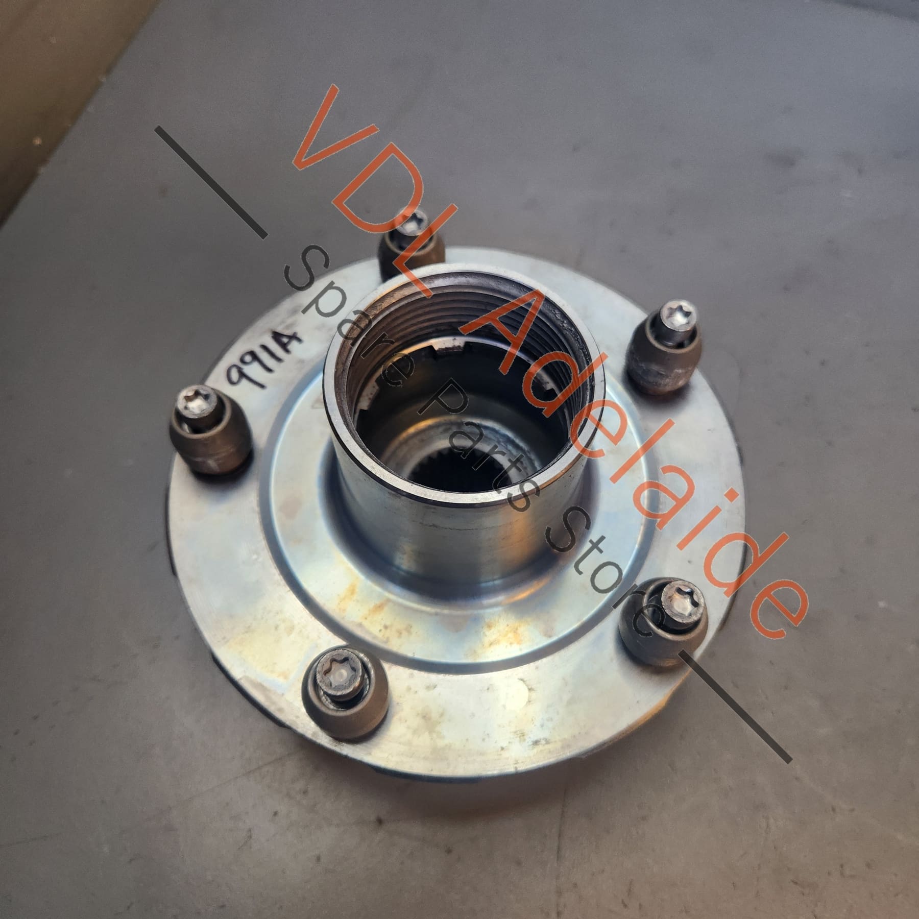 9P1407581A 99134160700 99134160701  Porsche 911 Centrelock Wheel Hub Front 9P1407581A 99134160700 99134160701