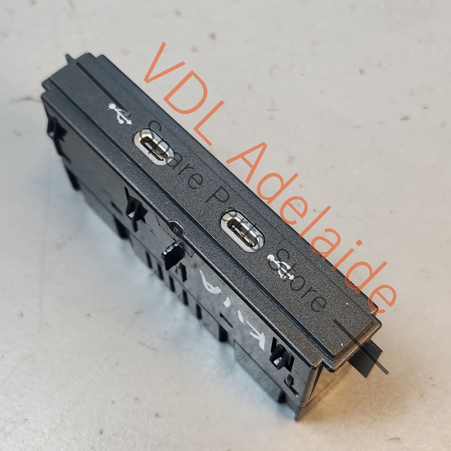 5NA035736     VW Audi Porsche Double USB C Port Charger 5NA035736