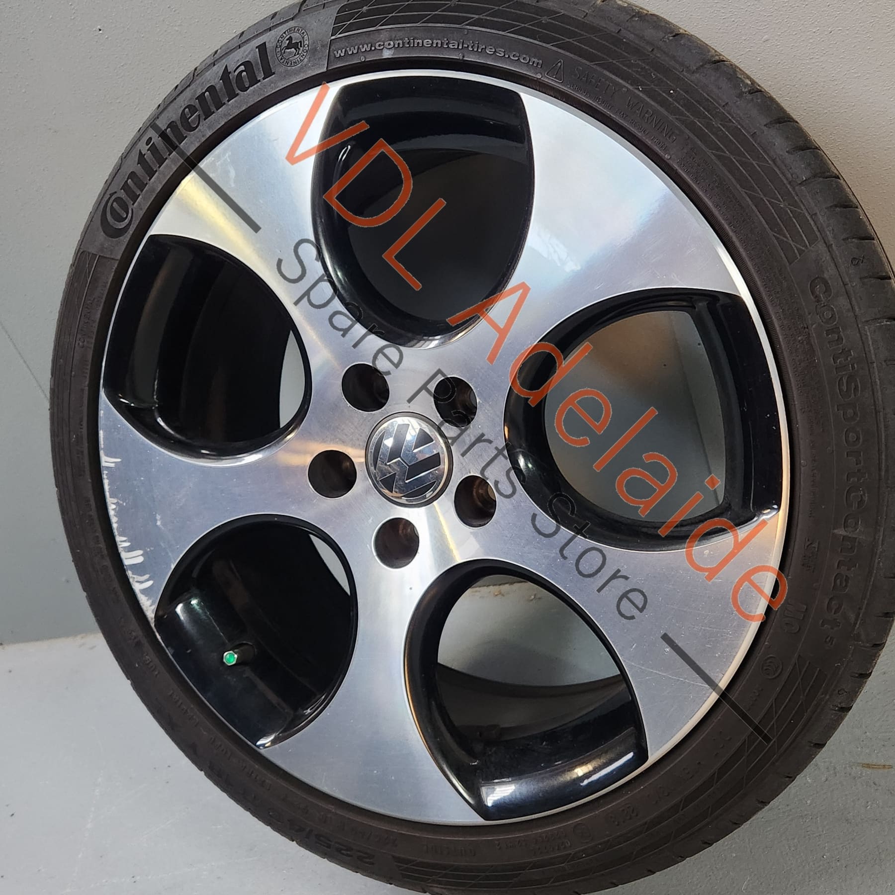 1K0601025BA    Genuine VW Golf MK6 18in Gti Detroit Machined Face Alloy Wheel 18x7.5 ET51 #02