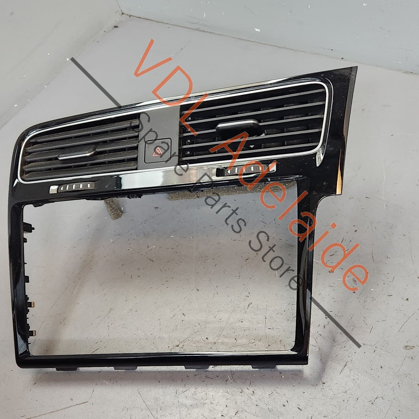 5G2819728AJQYI 5G2819728AKQYI   VW Golf MK7 7.5 9.2in Centre Dash Screen Trim 5G2819728AK QYI 5G2819728AJ QYI