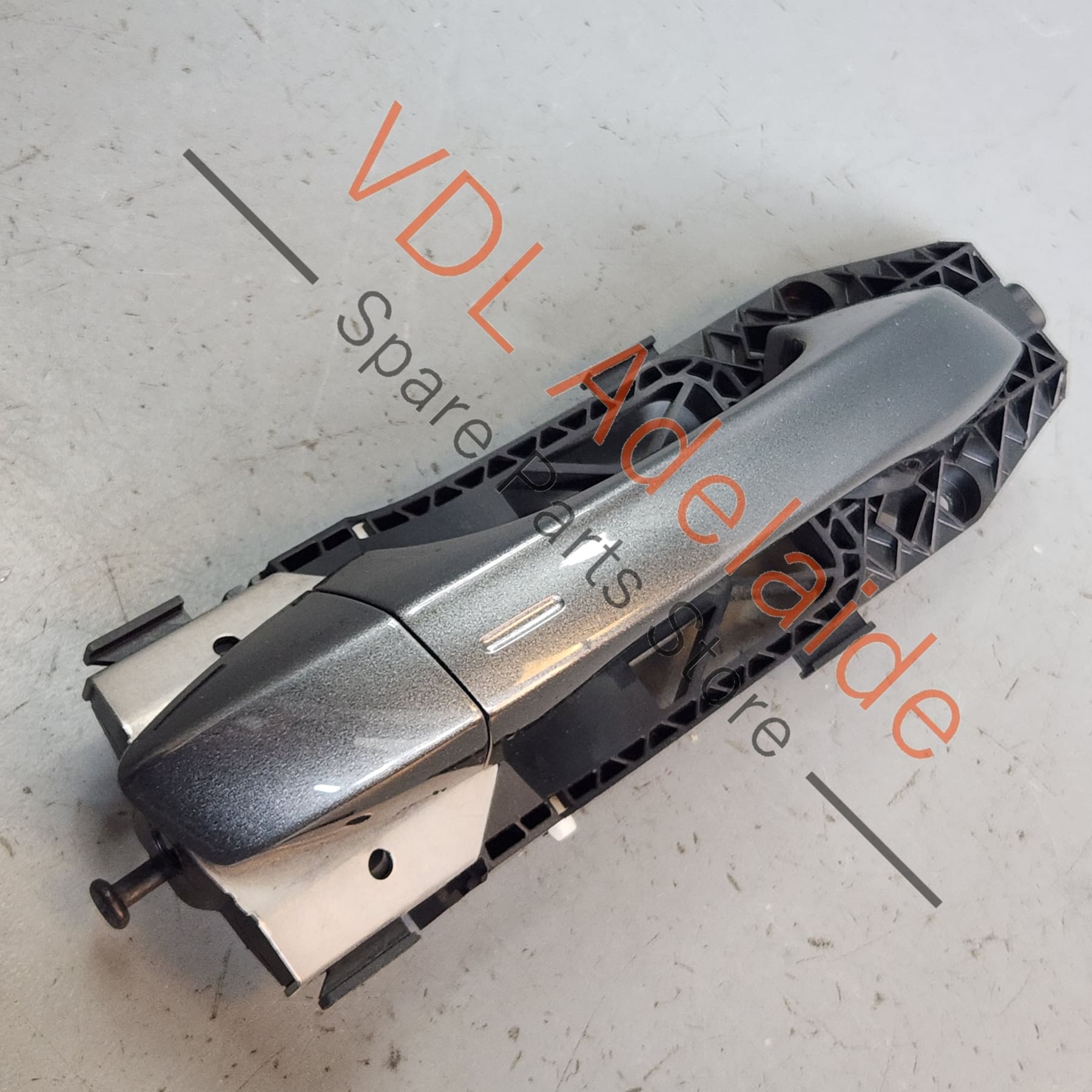 5G0837206Q 5G0837206RGRU   VW Golf MK7 Front Right Exterior Door Handle Keyless Entry Indium Grey LR7H X3X3 5G0837206Q GRU