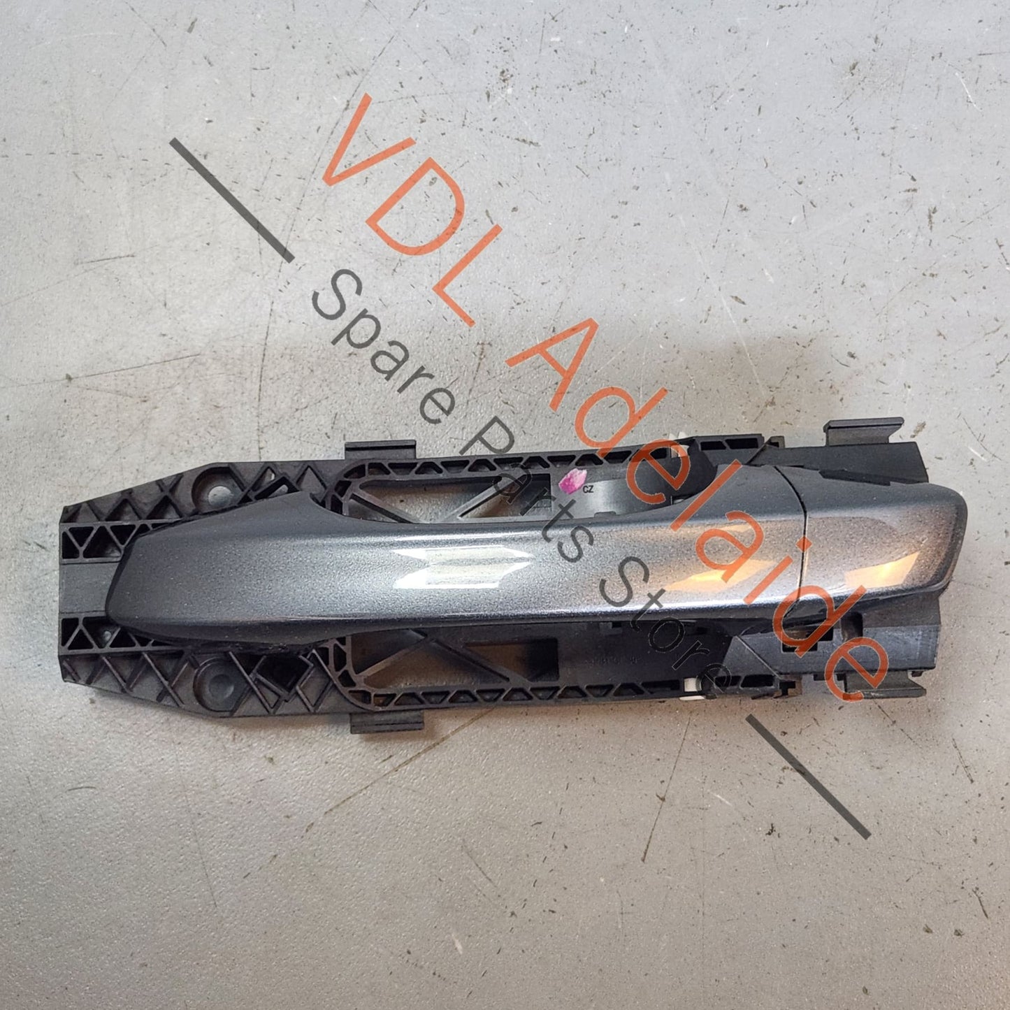 5G0837205N 5G0837205NGRU   VW Golf MK7 Rear Left Exterior Door Handle Indium Grey LR7H X3X3 5G0837205N GRU