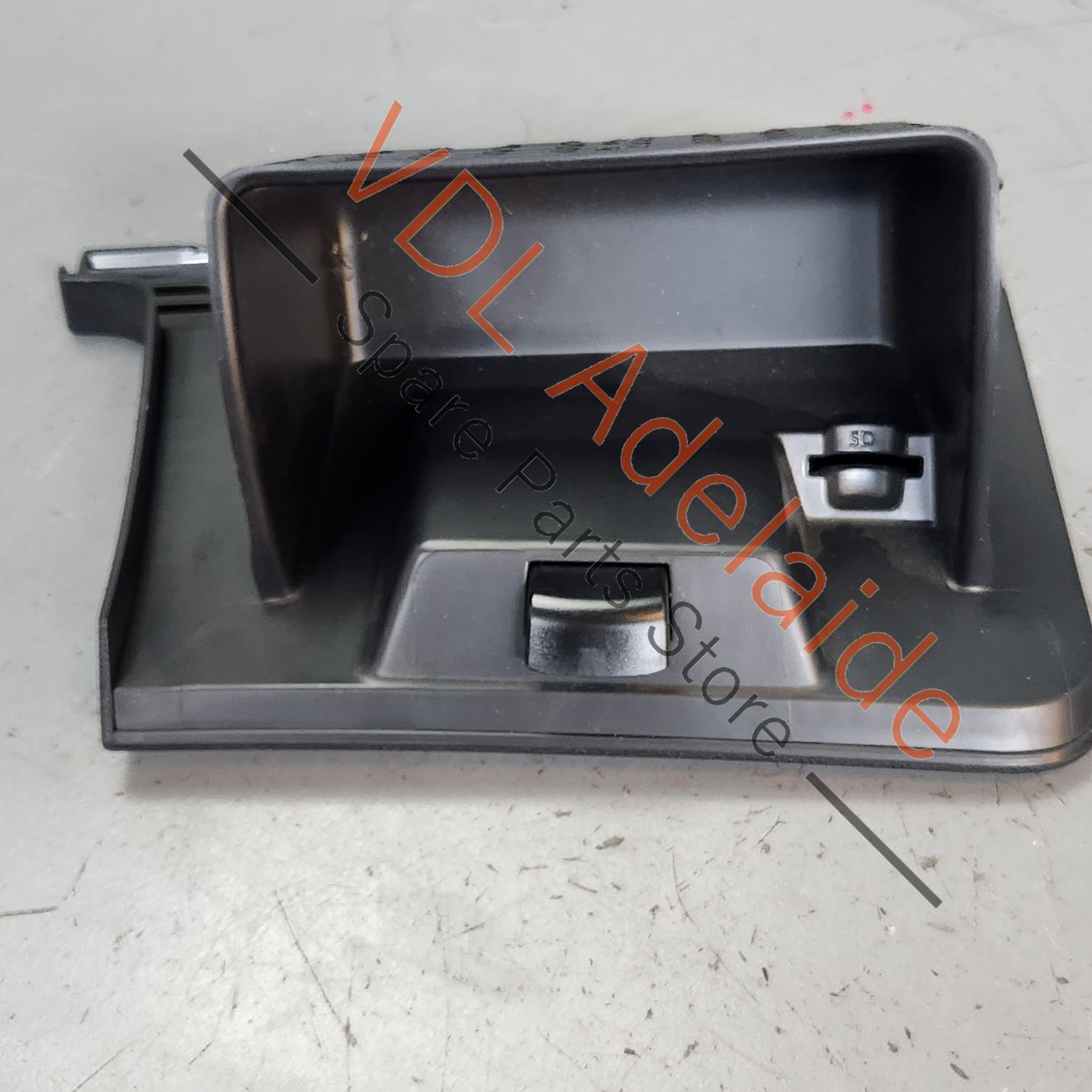 5G2857919    VW Golf MK7 Drivers Side RHS Glove Storage Compartment 5G2857919C 82V