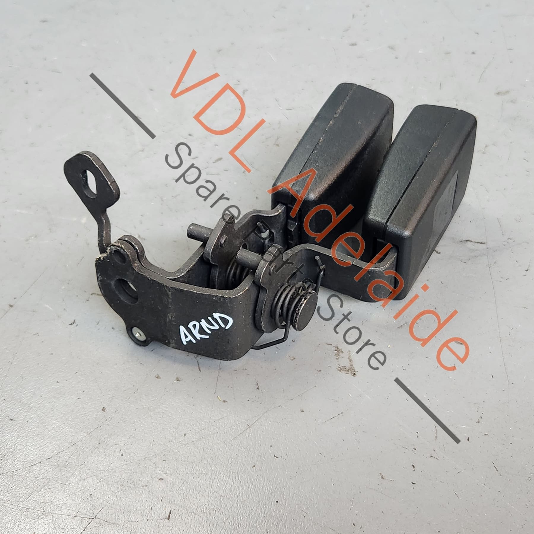 8V0857739QVZ    VW Golf MK7 Rear Double Seat Belt Seatbelt Clip Clasp Catch 8V0857739 QVZ