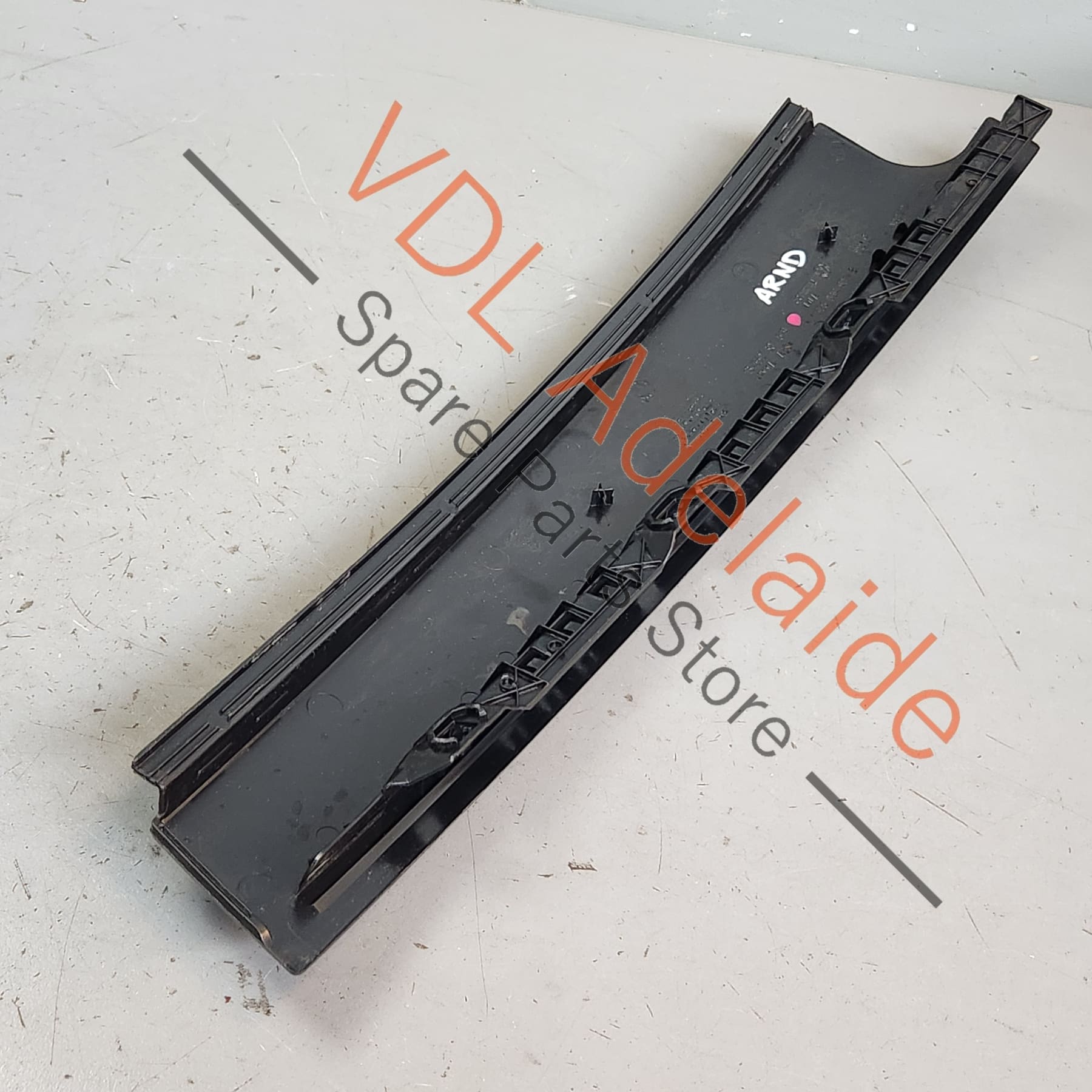 5G6839901B    VW Golf GTi Mk7 Rear Left Exterior Pillar Trim for Door Window Frame 5G6839901B