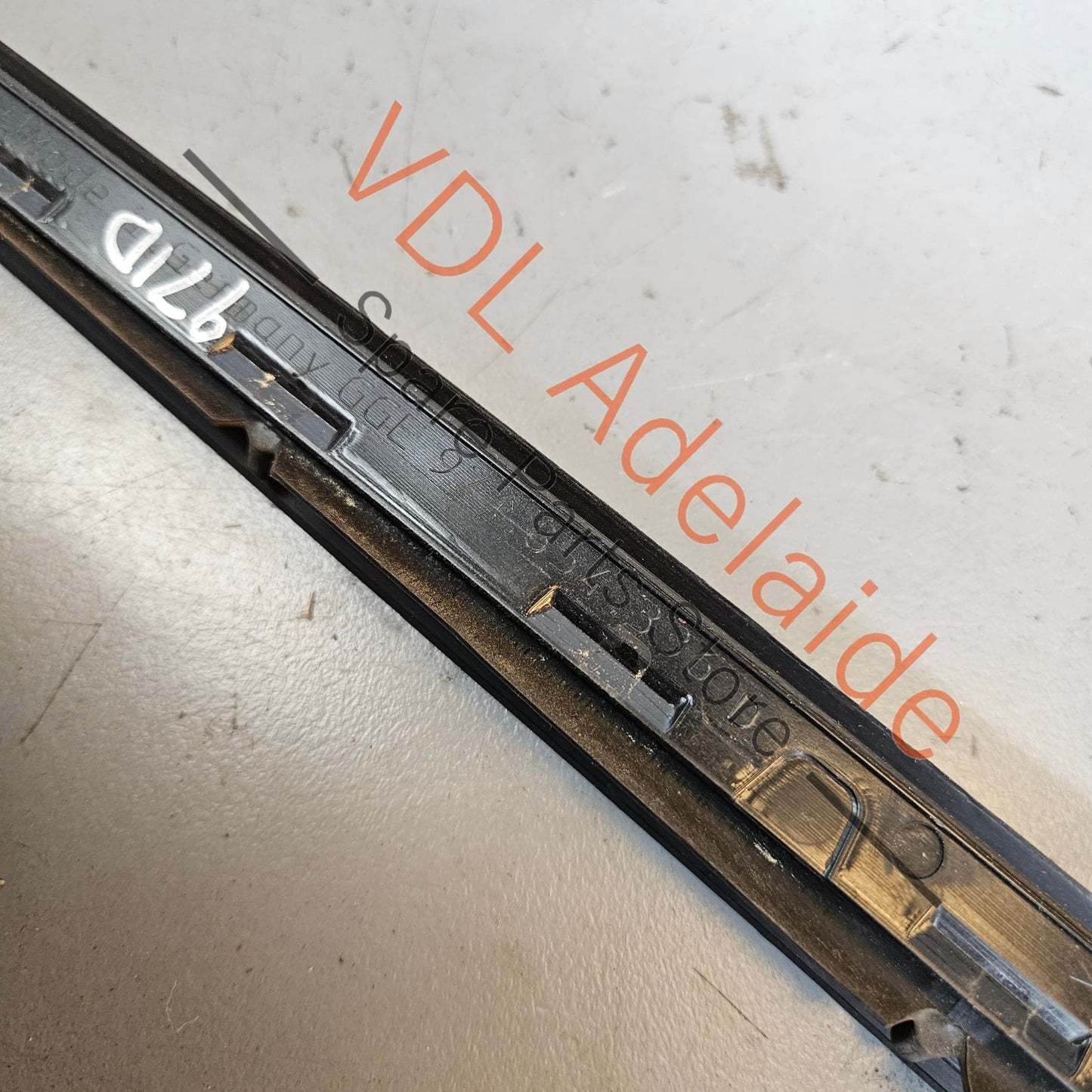 971854336 971854336D    Porsche Panamera 971 Windscreen Water Deflector Strip Trim Right 971854336B 971854336D