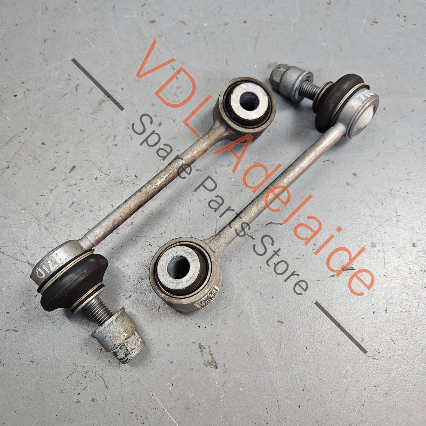 971511467F 971511467D    Porsche Panamera 971 Rear Anti Roll Swaybar Connecting Rod Coupling Link Set Pair 971511467D 971511467F