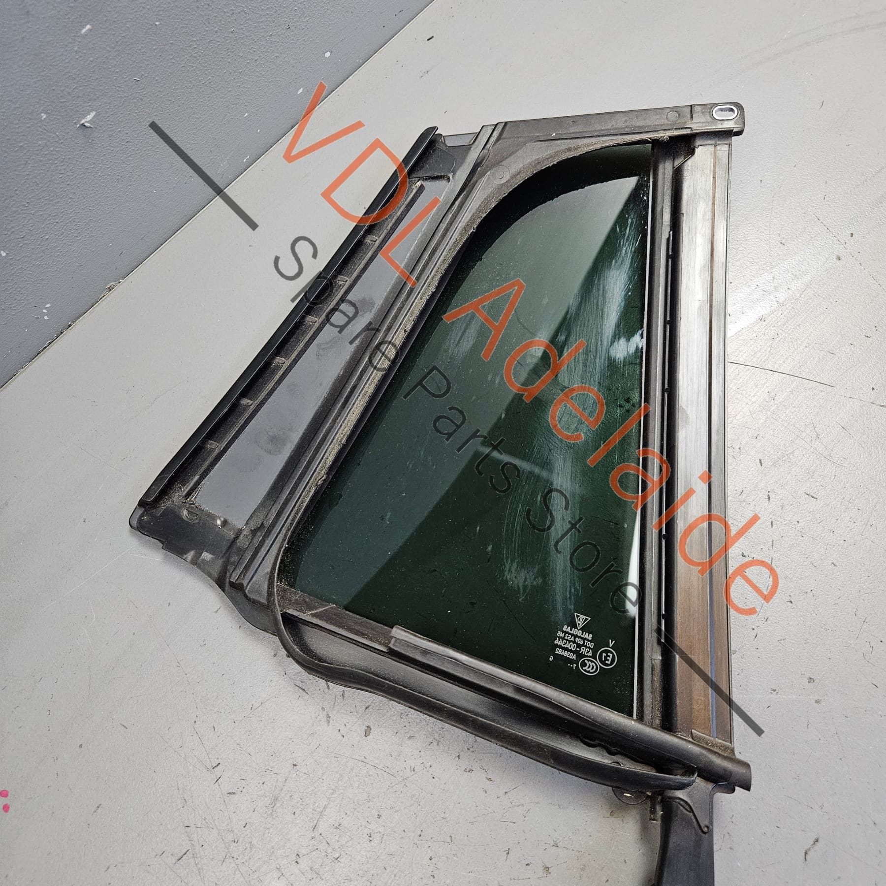 971845025BE 971845025C 971845338   Porsche Panamera 971 Rear Left Door Quarter Window Glass 971845025C 971845025BE