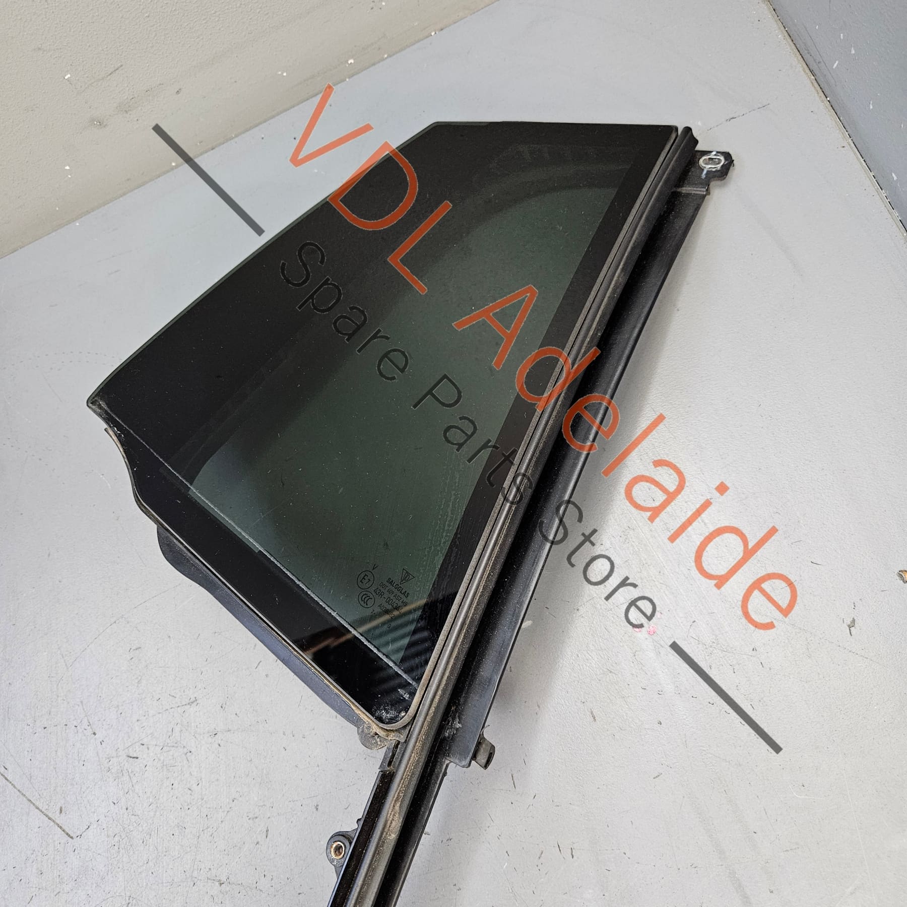 971845026AR 971845026AC 971845026AH   Porsche Panamera 971 Rear Right Door Quarter Window Glass 971845026AC 971845026AH 971845026AR