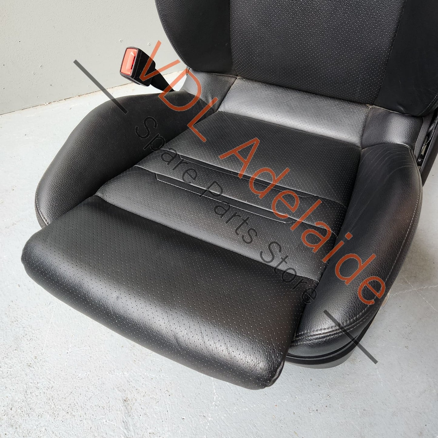 971880241C 971881805EGGDB    Porsche Panamera 971 Front Left Seat with Airbag 971881805EG GDB 971880241C