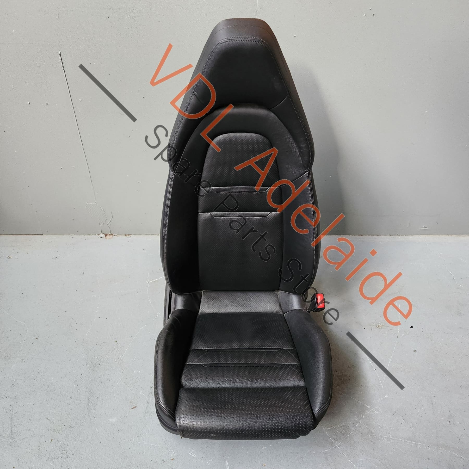 971880242C 971881806DAGDB    Porsche Panamera 971 Front Right Seat with Airbag 971881806DA GDB 971880242C