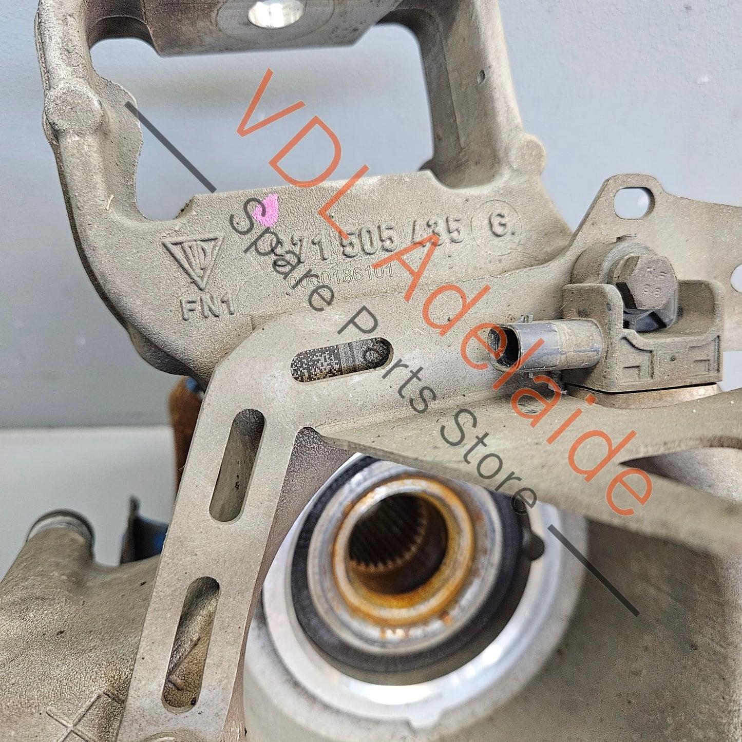 971505435G 971505435H 971505435B   Porsche Panamera Left Rear Suspension Hub Knuckle with Wheel Bearing 971505435B 971505435G