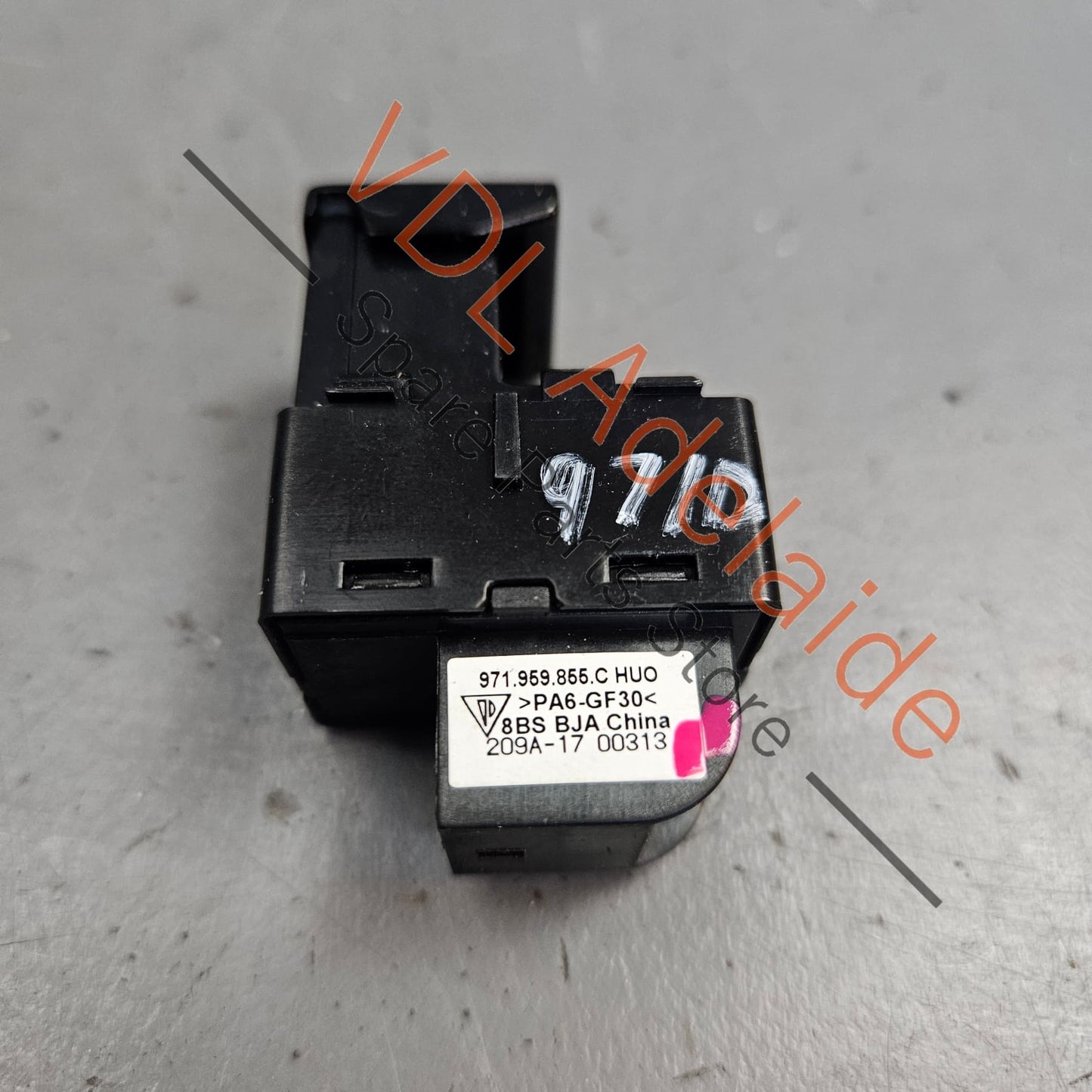 971959855CHUO     Porsche Cayenne Panamera Passenger Window Switch 971959855C HUO