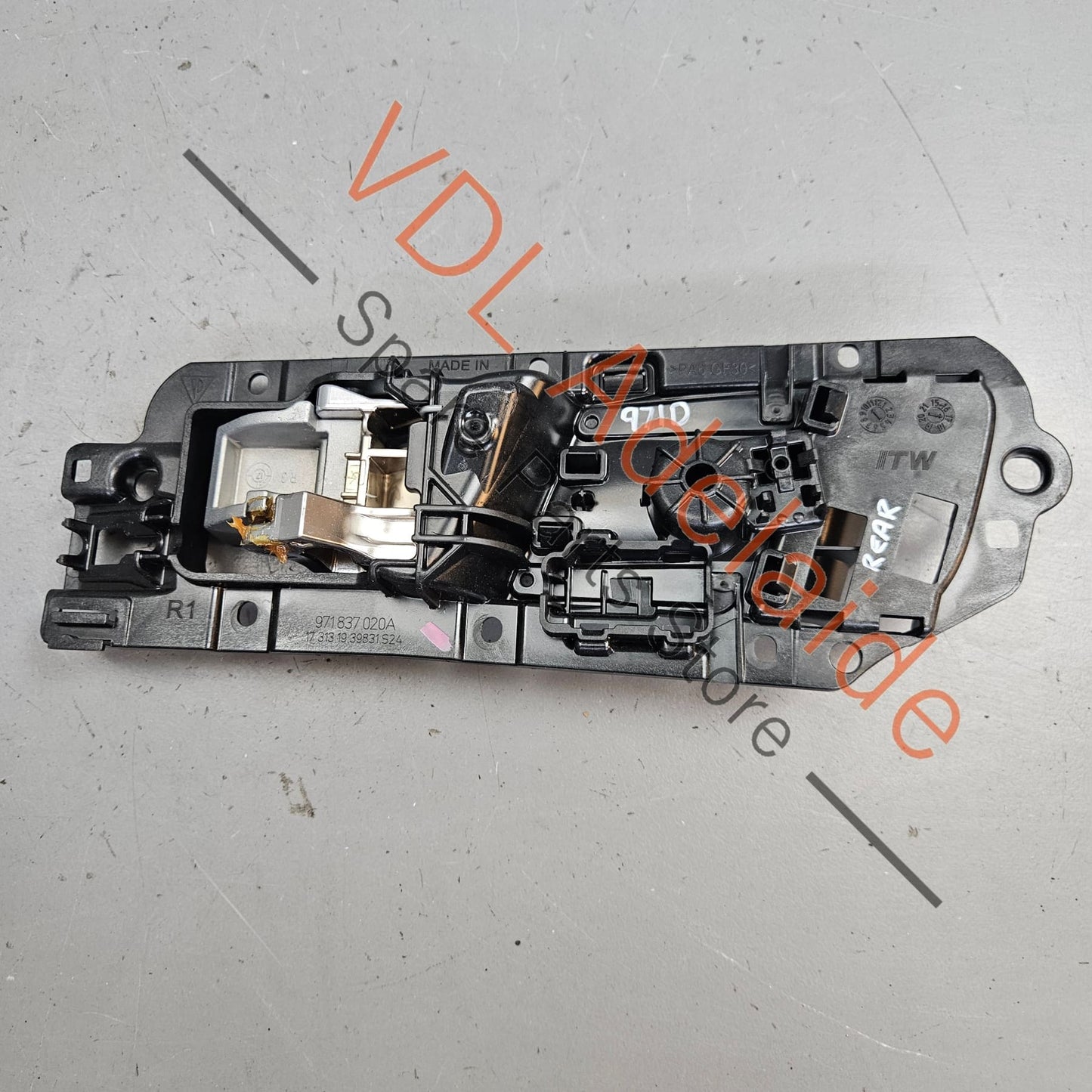 971837020CCZO     Porsche Panamera Right Side Interior Door Handle Pull Actuator w Trim 971837020C CZO suits front or rear