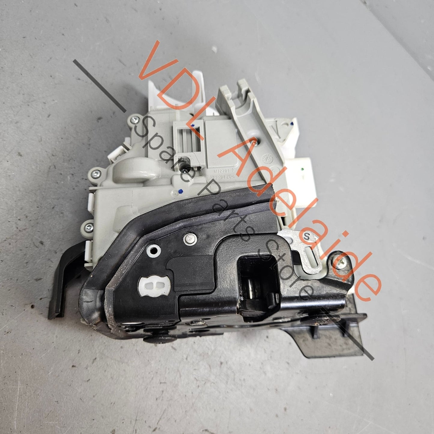 9A783741505 971837865    Porsche Panamera Front Left Door Lock Module Actuator 9A783741505