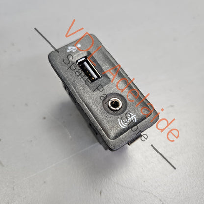 5G0035222A 971035222A   Porsche USB Audio Aux In Auxiliary Media Socket Jack 971035222A 5G0035222A