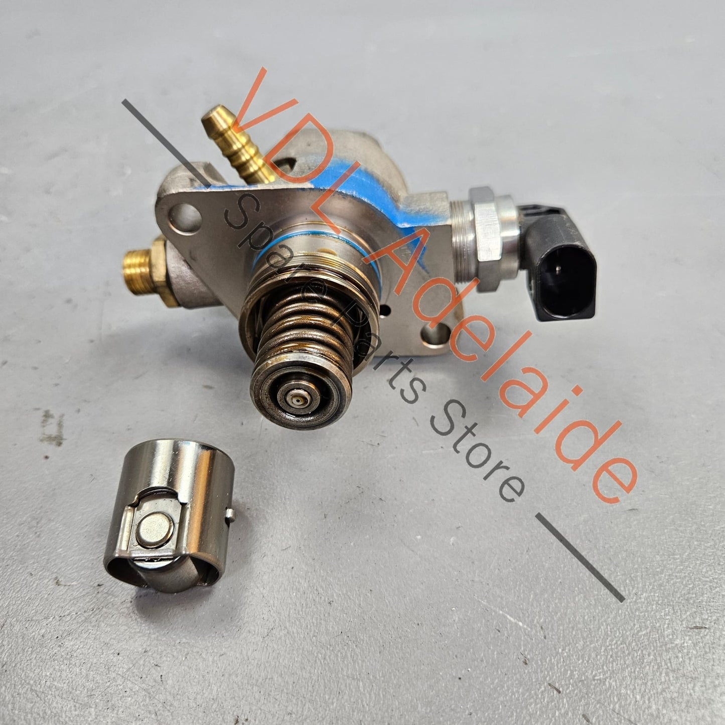 06L127025N    VW Golf MK7 Gti High Pressure Fuel Pump HPFP 06L127025N with Cam Follower