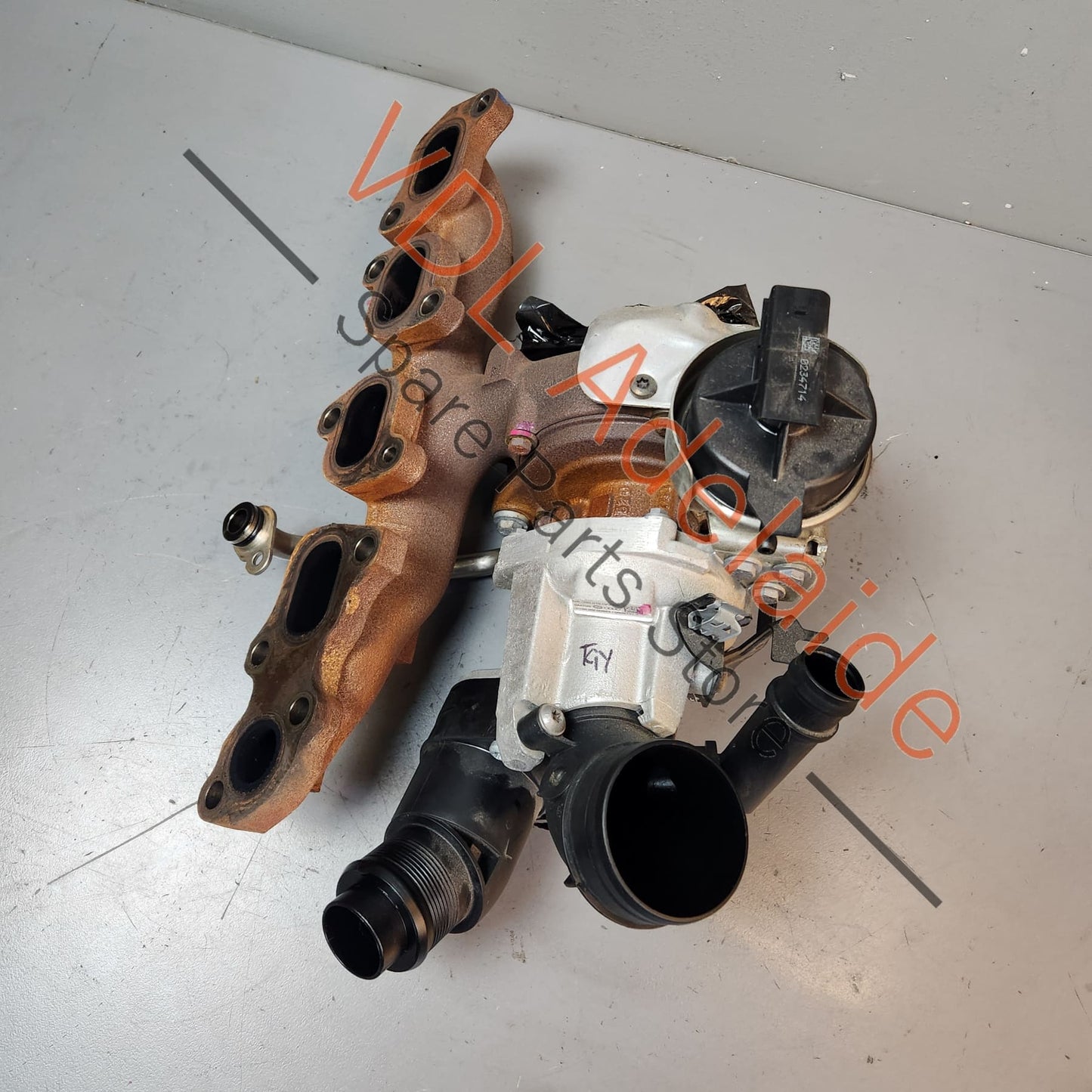 04L253020M    Genuine Volkswagen VW Golf  Tiguan Passat 2.0 TDI Turbocharger 04L253020M Diesel Turbo