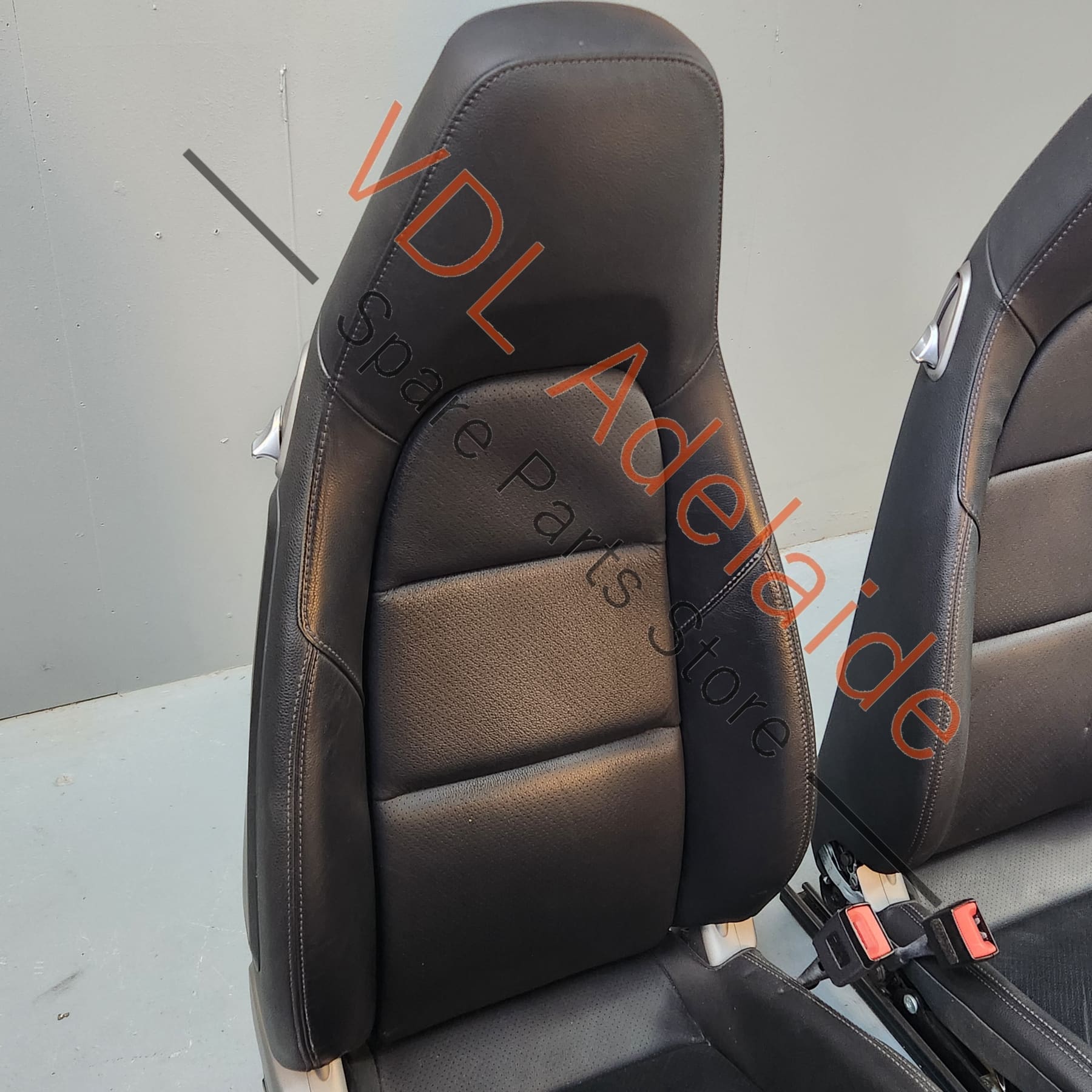     Porsche 911 991 Pair of front Seats Black Leather with 14 Way Electric Adjustment and Heating