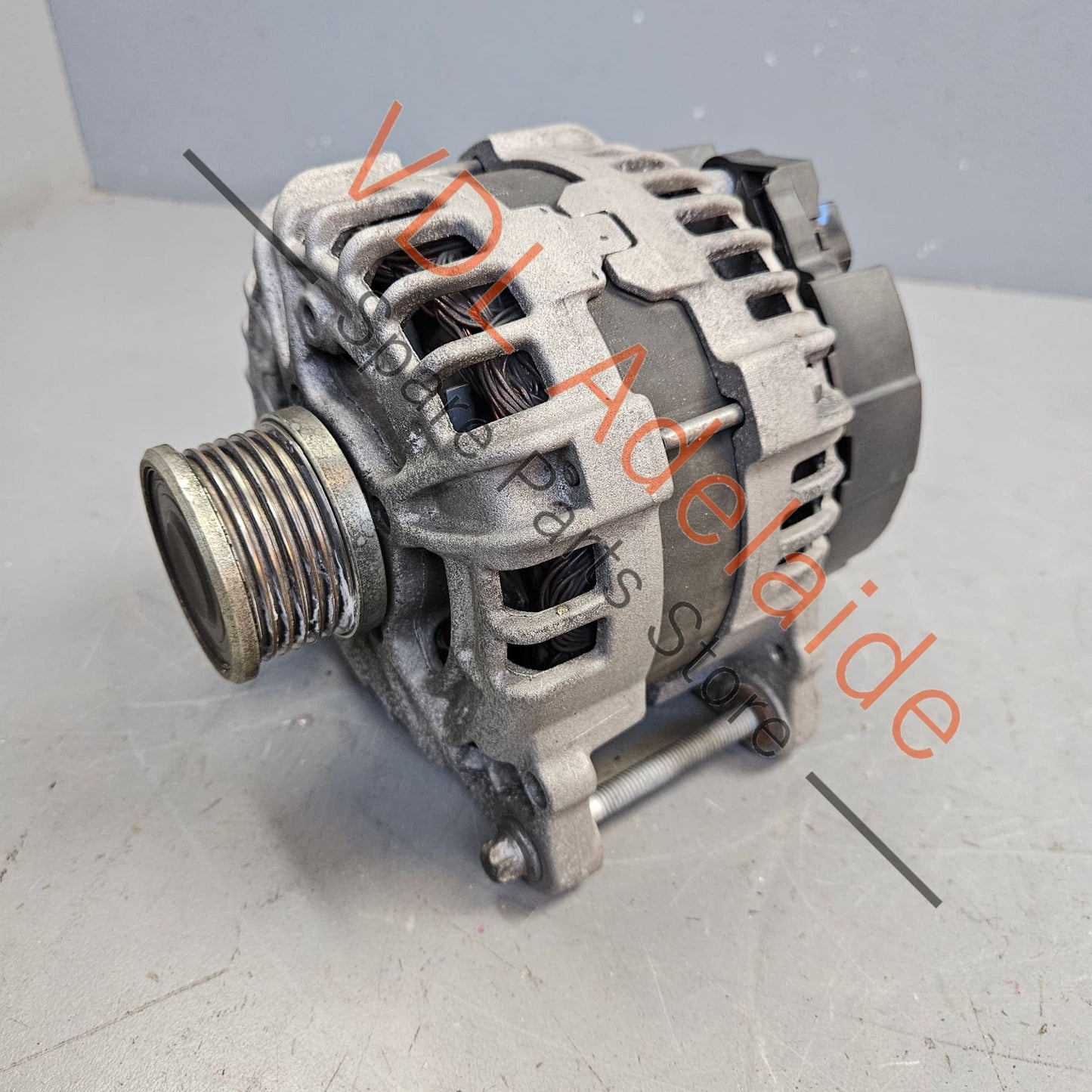 9A160301802 9A160301801   Porsche 911 991 Alternator 150A BOSCH 9A160301802