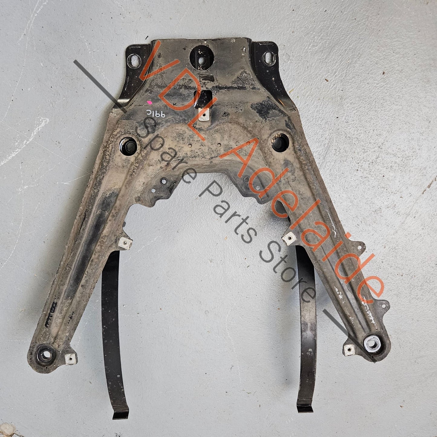 99150423302 99150423301   Porsche 911 Front Subframe Bracket 99150423302 99150423301