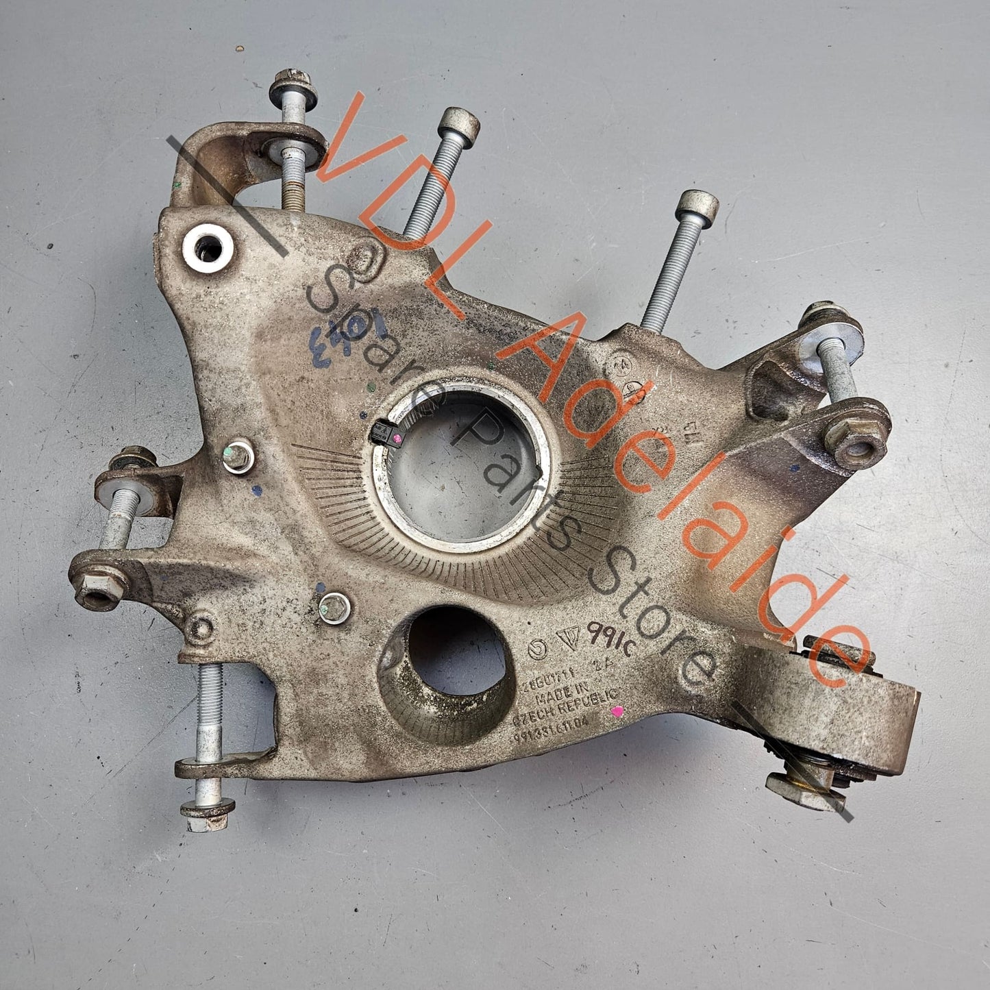 99133161105 99133161103 99133161104  Porsche 911 991 Left Rear Wheel Hub Bearing Housing 99133111105