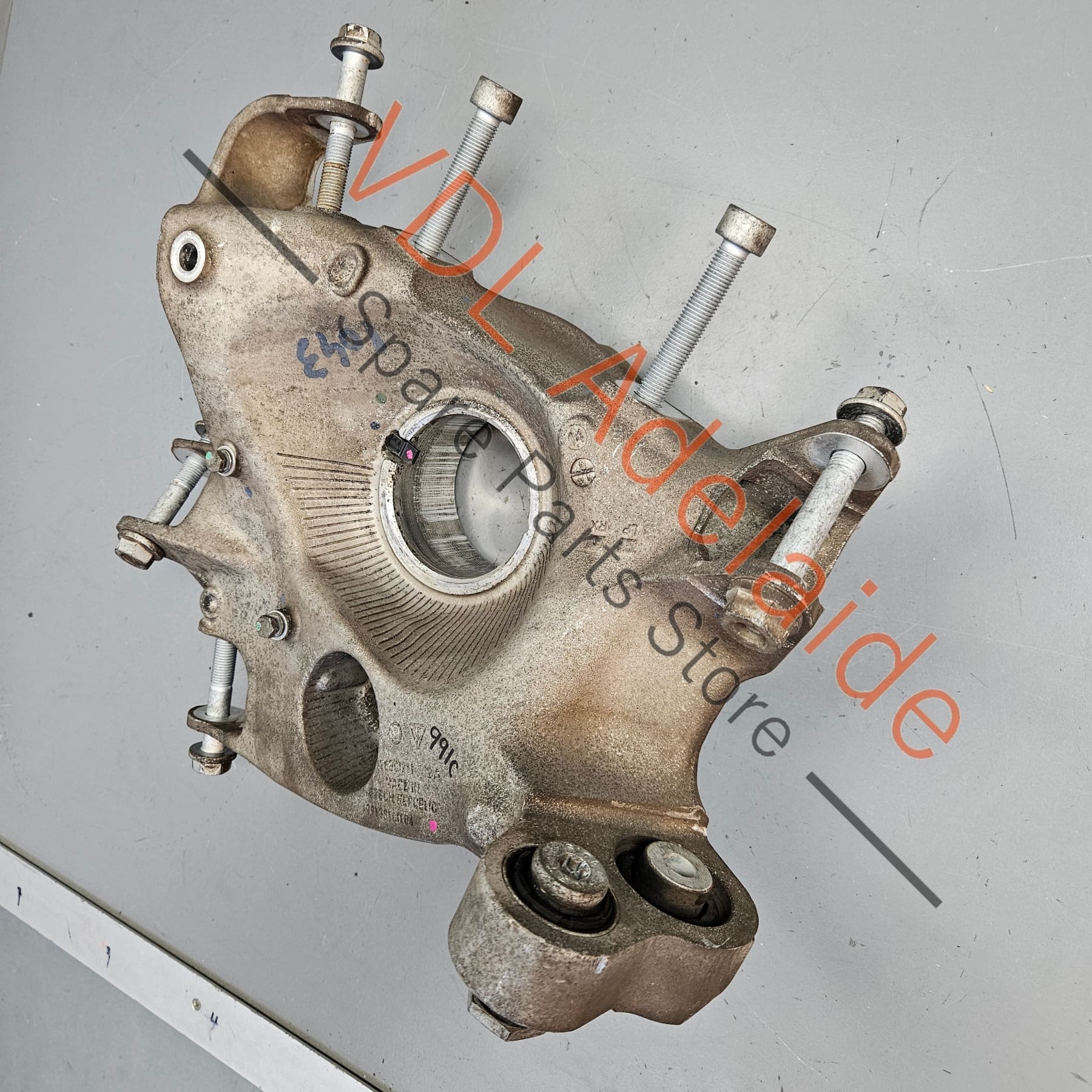 99133161105 99133161103 99133161104  Porsche 911 991 Left Rear Wheel Hub Bearing Housing 99133111105