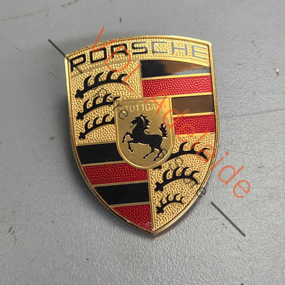 9P1853601 99155921100   Genuine Porsche Crest Badge for Bonnet Emblem 9P1853601 99155921100