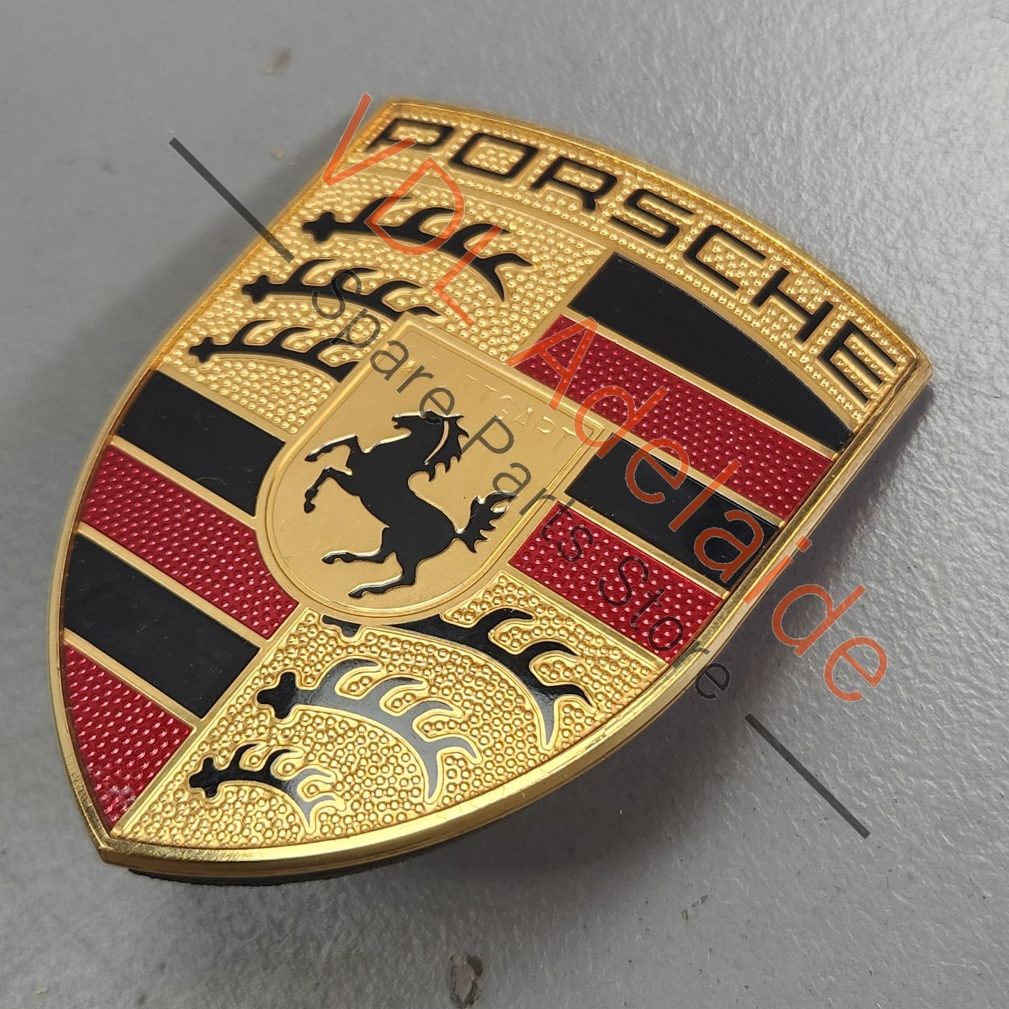 9P1853601 99155921100   Genuine Porsche Crest Badge for Bonnet Emblem 9P1853601 99155921100